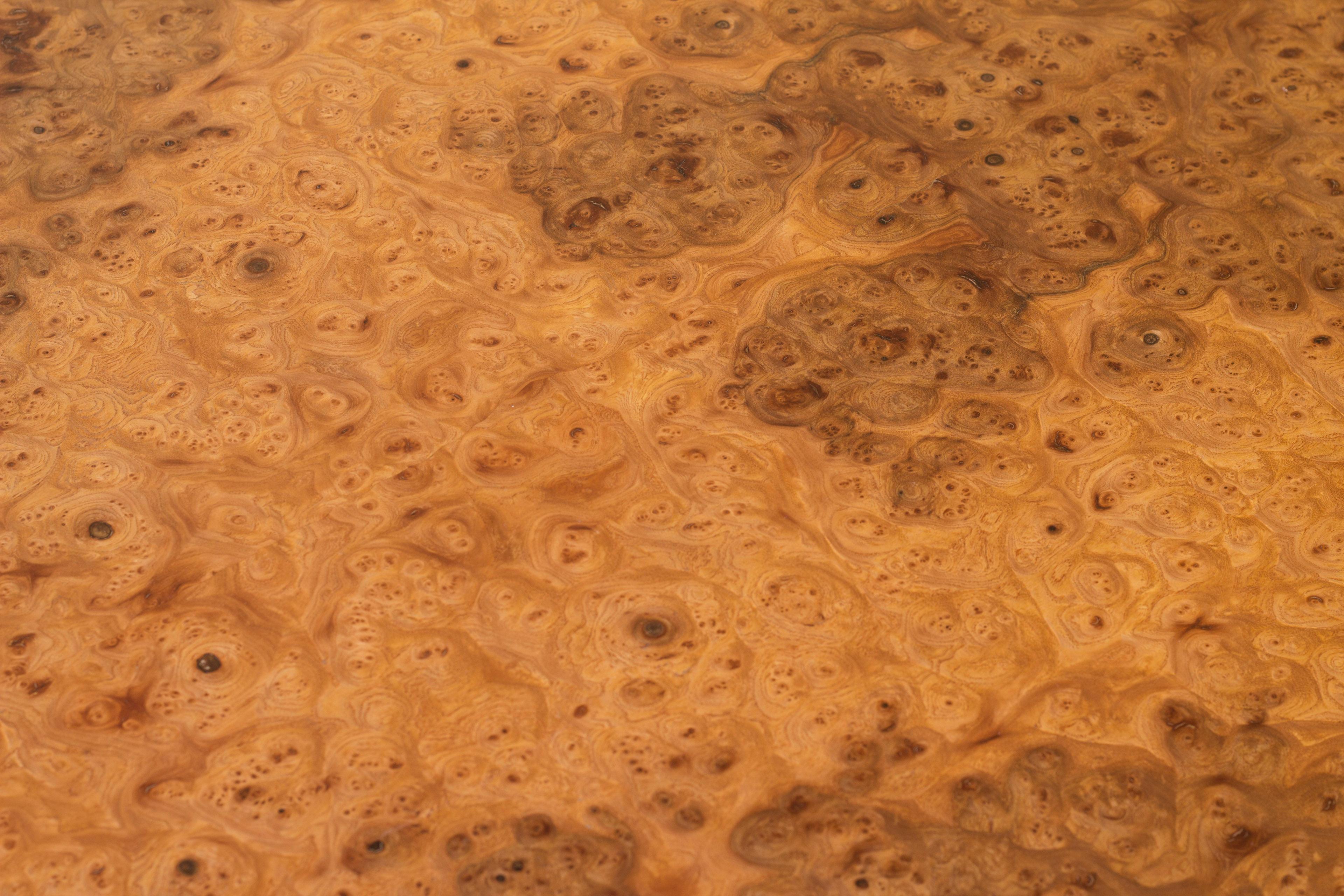 Table moderne suédoise en orme dans le style de Josef Frank, Suède années 1940 en vente 2