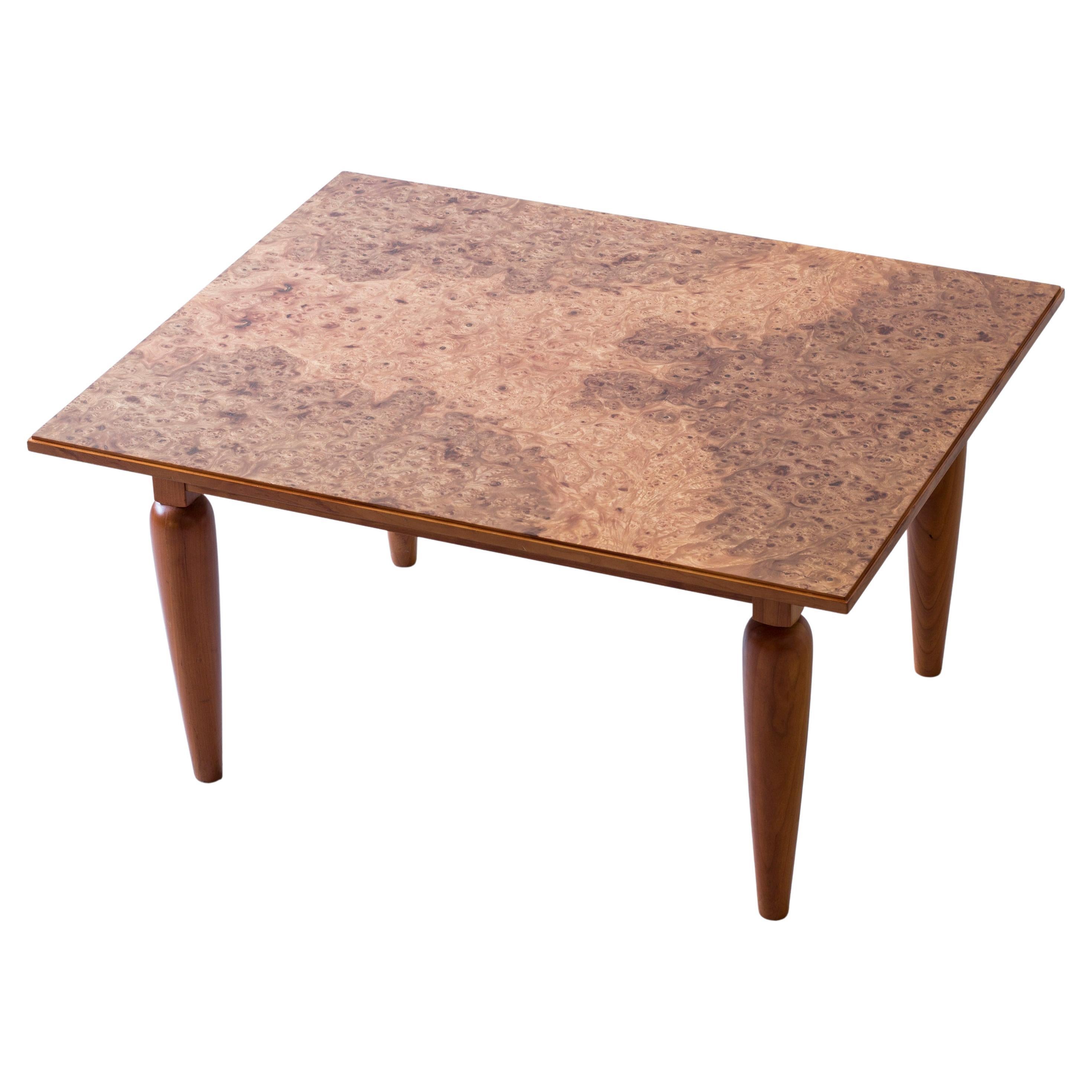 Table moderne suédoise en orme dans le style de Josef Frank, Suède années 1940 en vente