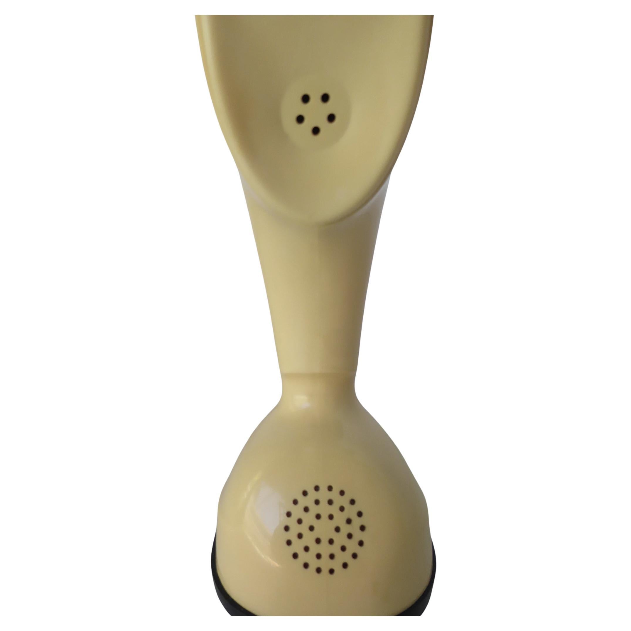 Ericsson moderne suédois « COBRA »  téléphone rotatif ivoire vintage de Suède, années 50 Bon état - En vente à Miami, FL