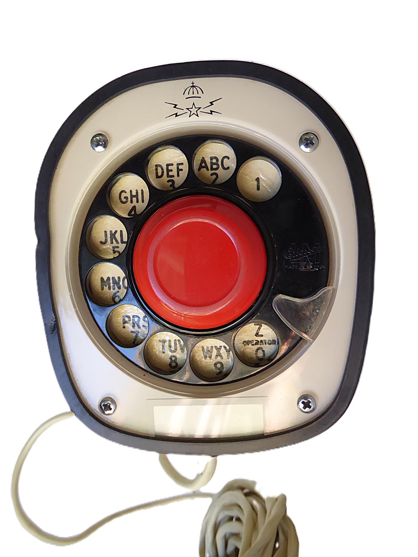 Ericsson moderne suédois « COBRA »  téléphone rotatif ivoire vintage de Suède, années 50 en vente 2
