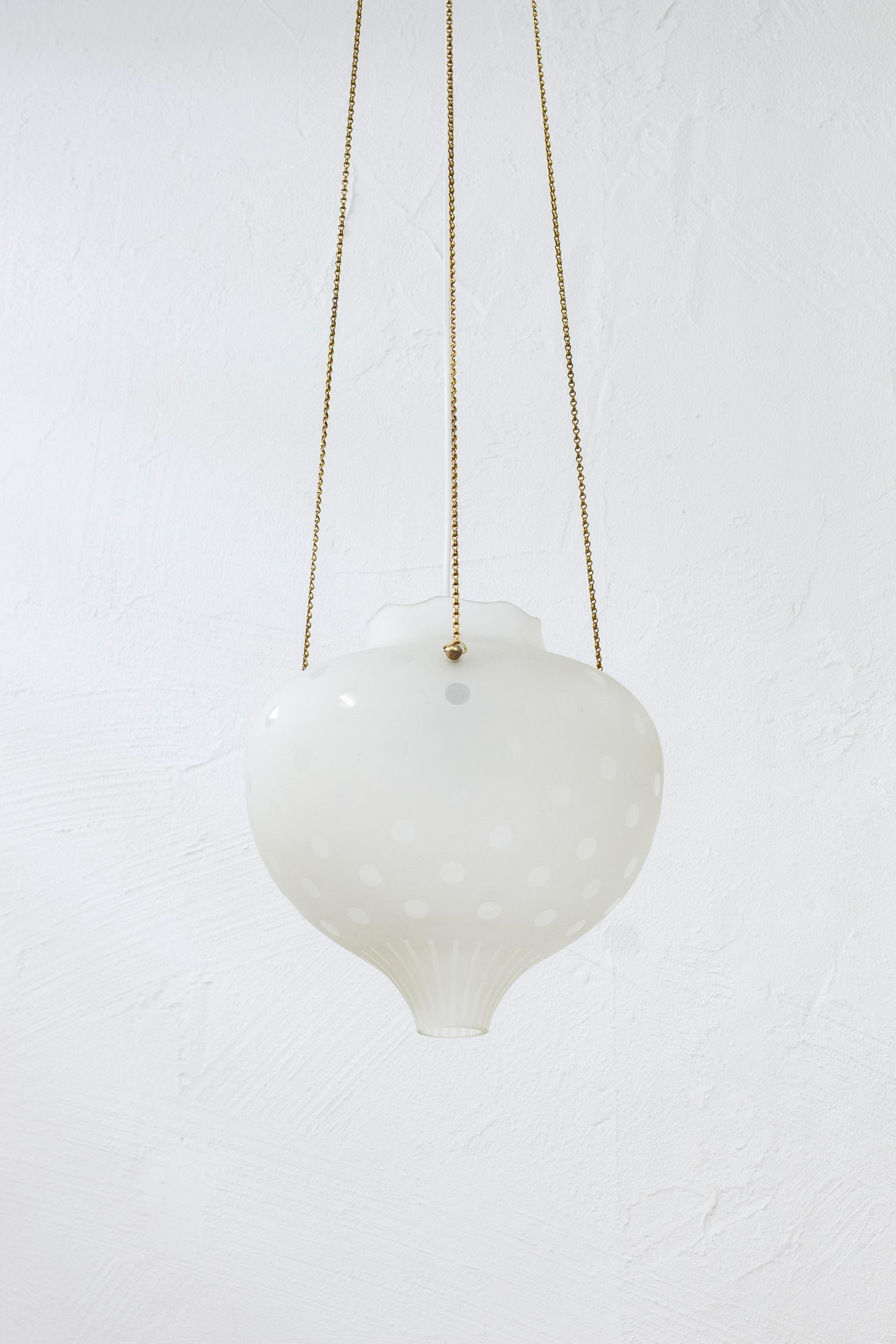 Scandinavian Modern Swedish Modern Etched Glass Pendant Lamp by Flygsfors, Sweden, 1940s
