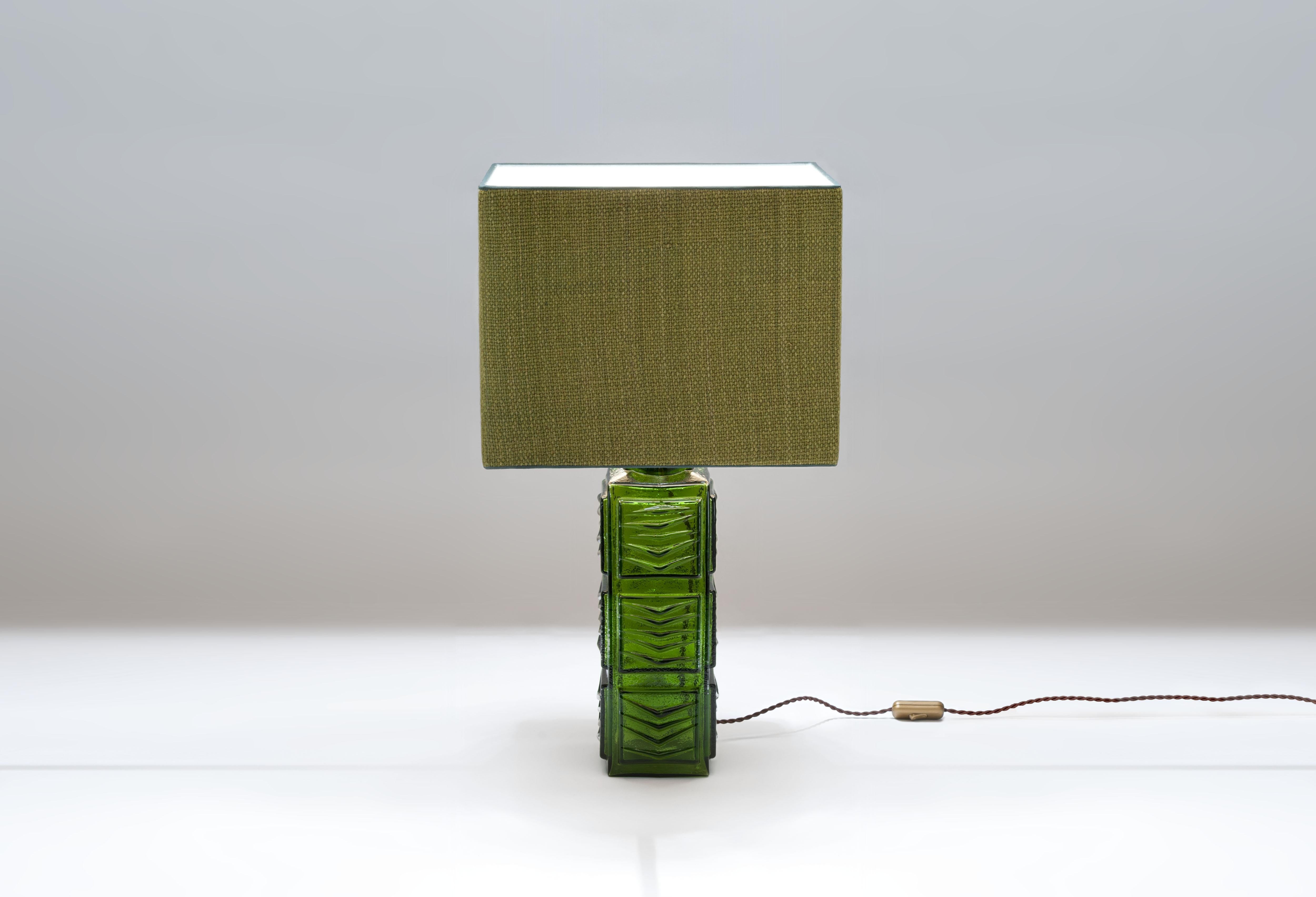 Scandinavian Modern Swedish Modern Fern Motif Green 1970s Table Lamp with Coarse Linen Shade