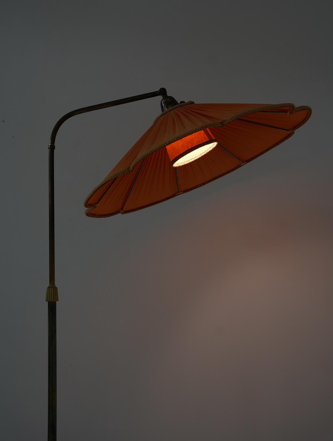 Schwedische moderne Stehlampe der Moderne von Nordiska Kompaniet, 1940er Jahre im Angebot 3