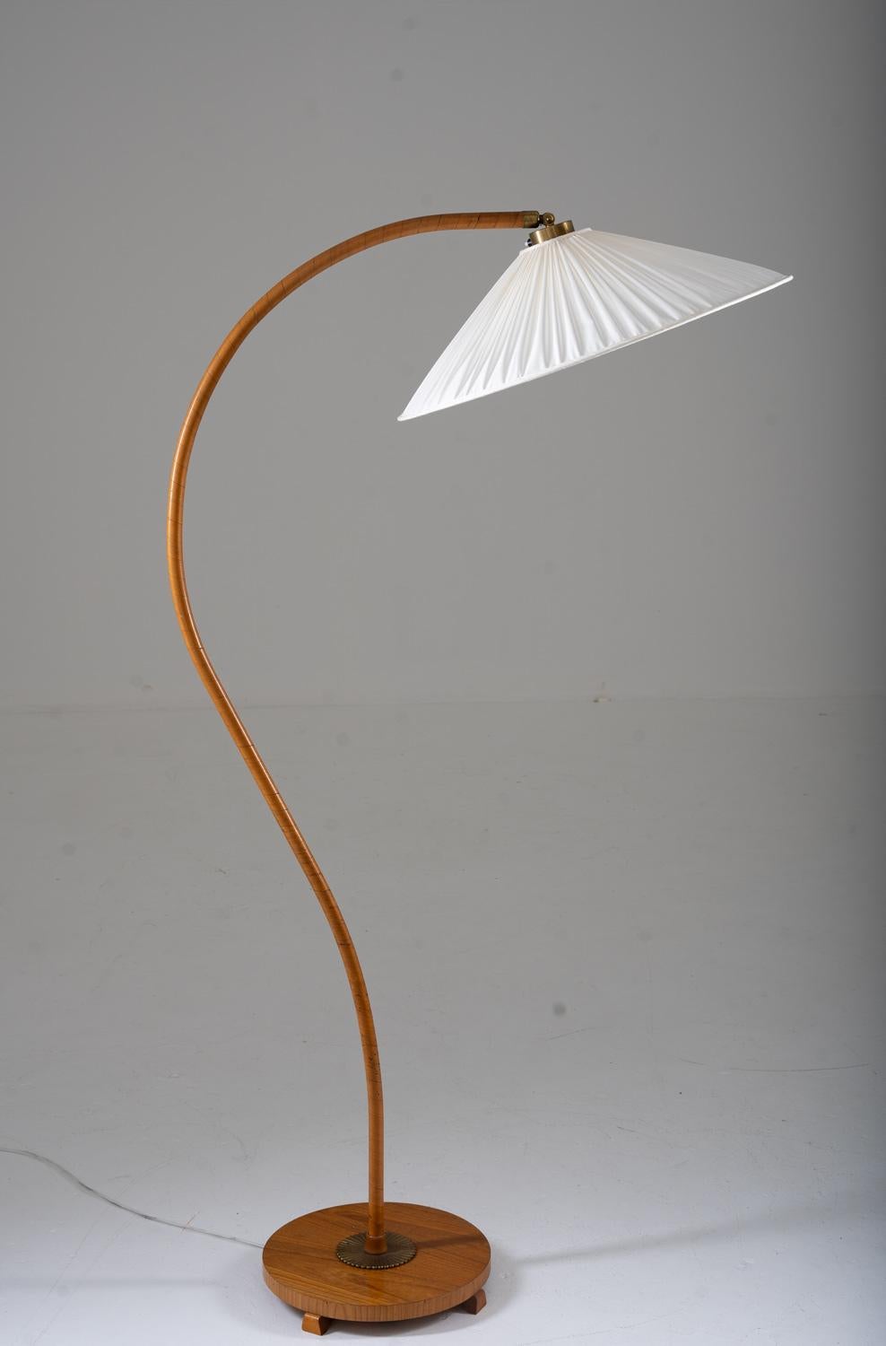 arched wood floor lamp