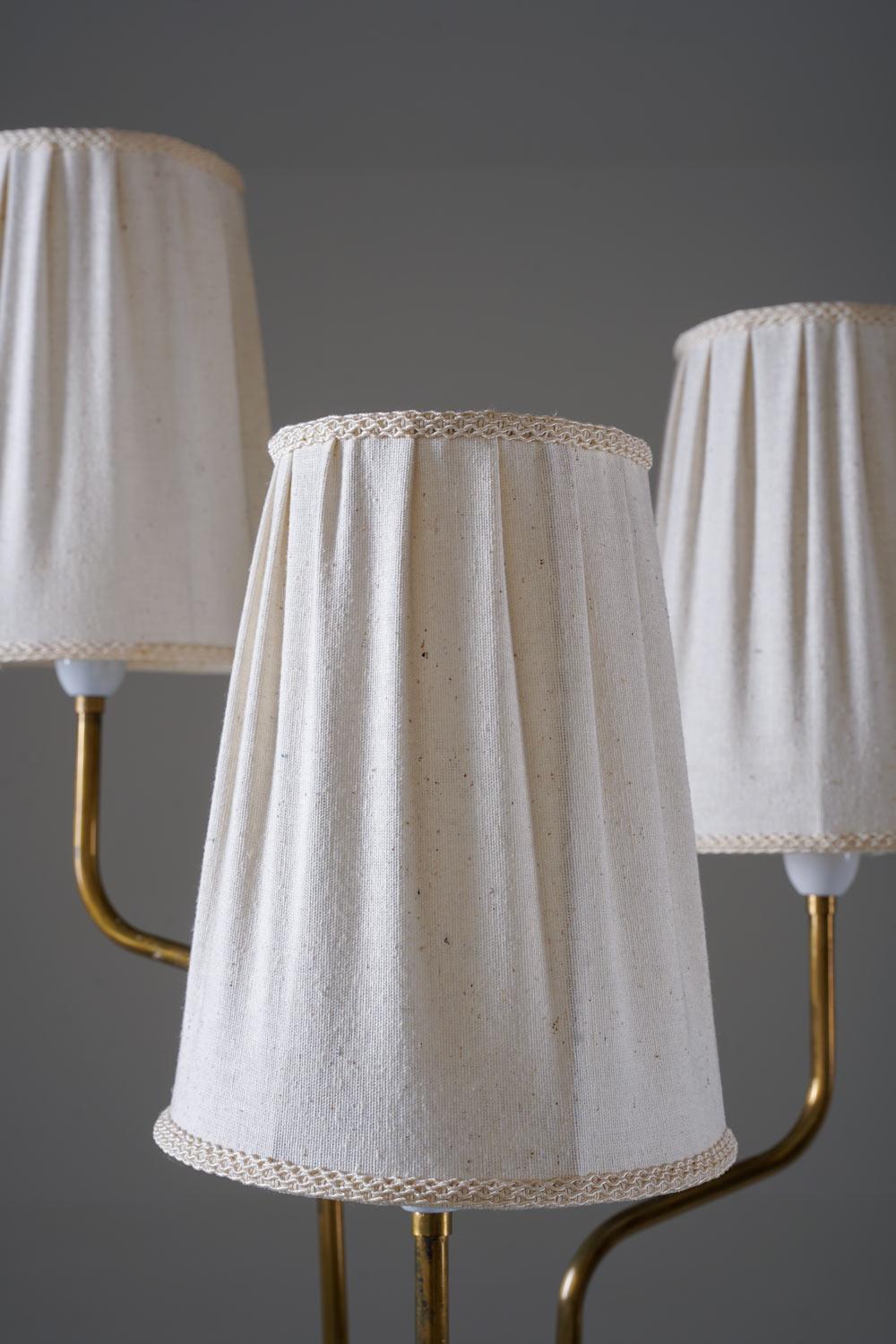 Swedish Modern Floor Lamp Escandinavo moderno en venta