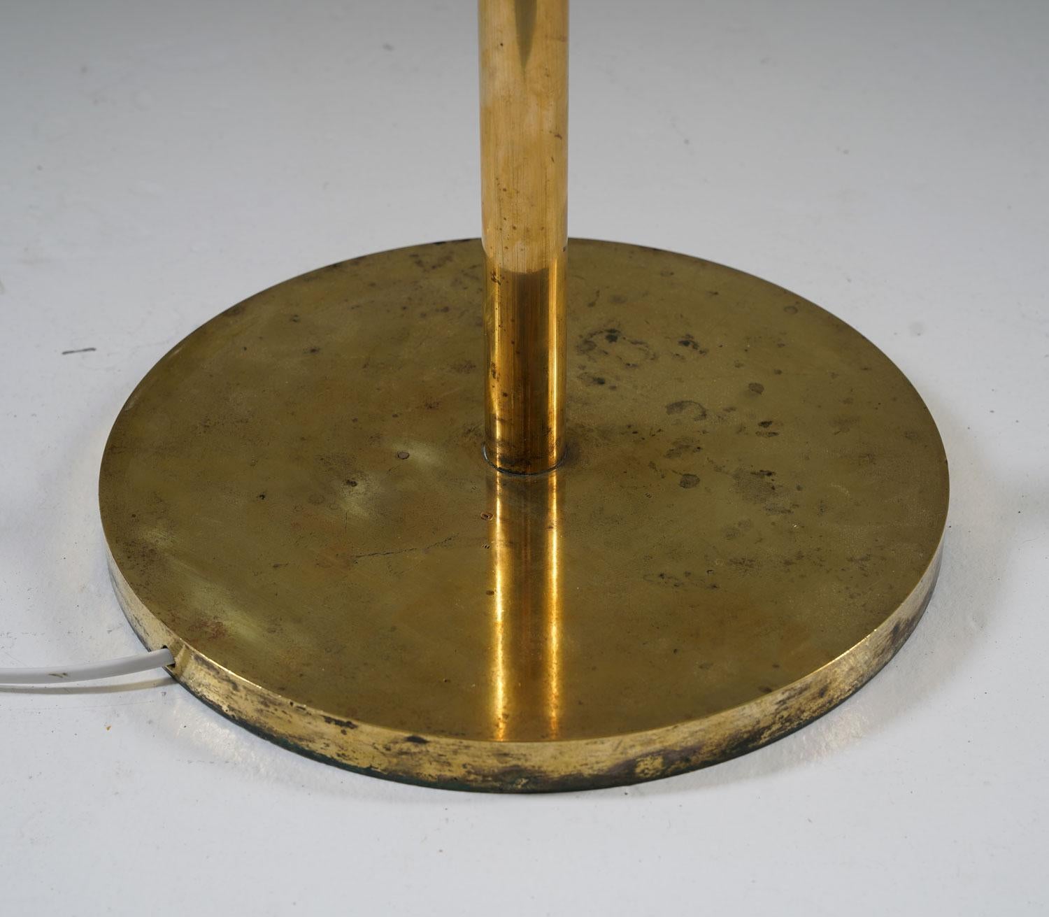 Swedish Modern Floor Lamp in Brass, 1940s 2