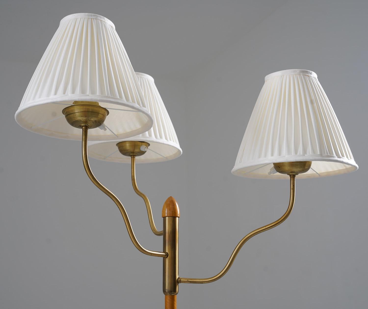 Swedish Modern Floor Lamp in Brass and Leather In Good Condition In Karlstad, SE