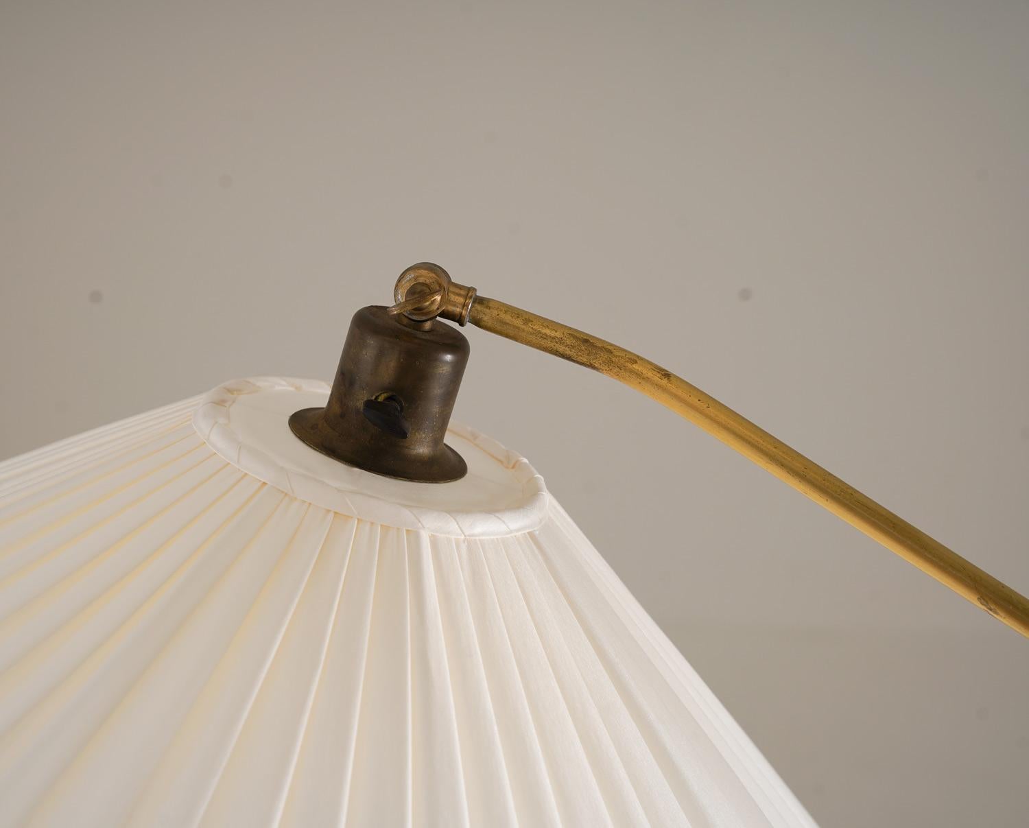 Suédois Lampadaire moderne suédois en laiton