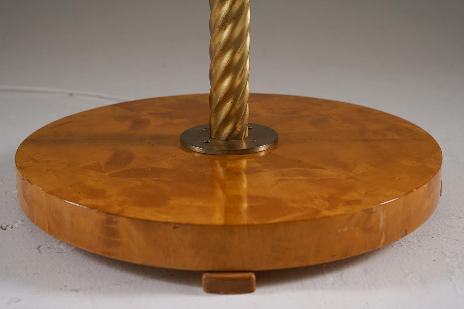 20ième siècle Lampadaire moderne suédois en laiton