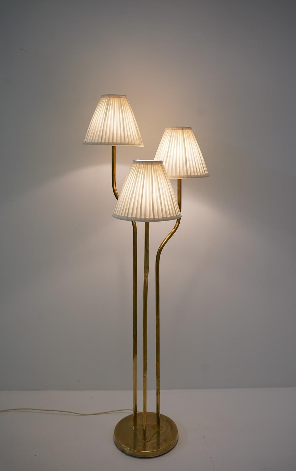 Swedish Modern Floor Lamp in Brass 4