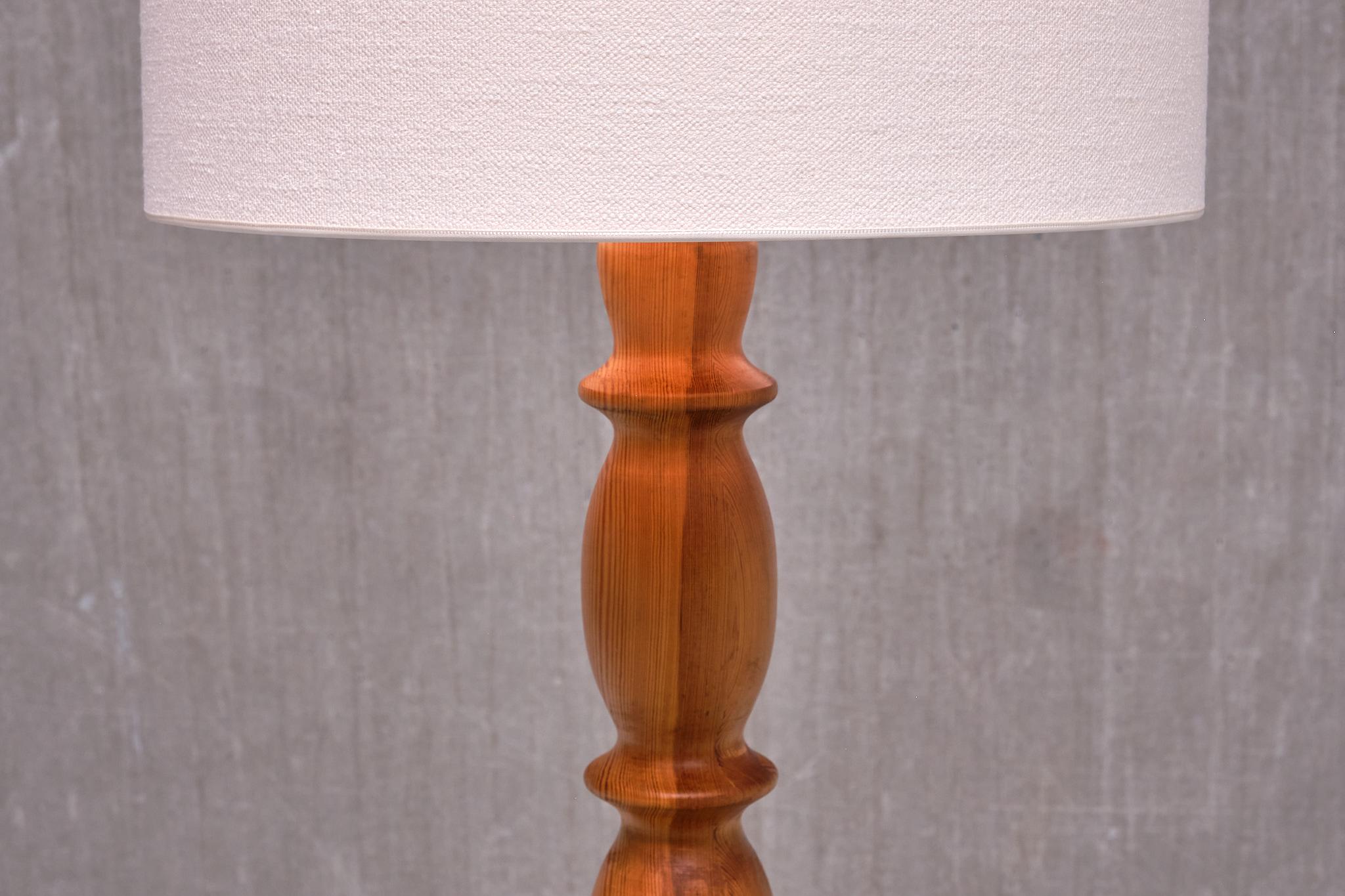 Swedish Modern Floor Lamp in Carved Solid Pine Wood, 1960s For Sale 5