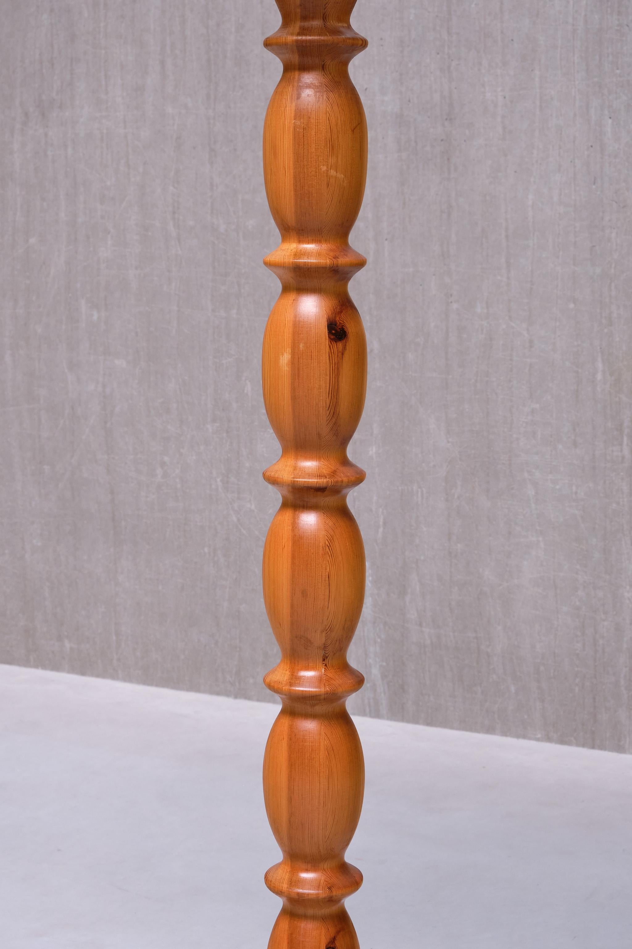 Mid-20th Century Swedish Modern Floor Lamp in Carved Solid Pine Wood, 1960s