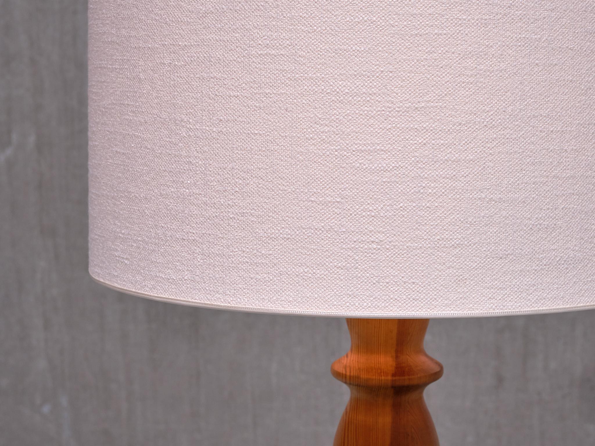 Swedish Modern Floor Lamp in Carved Solid Pine Wood, 1960s 3