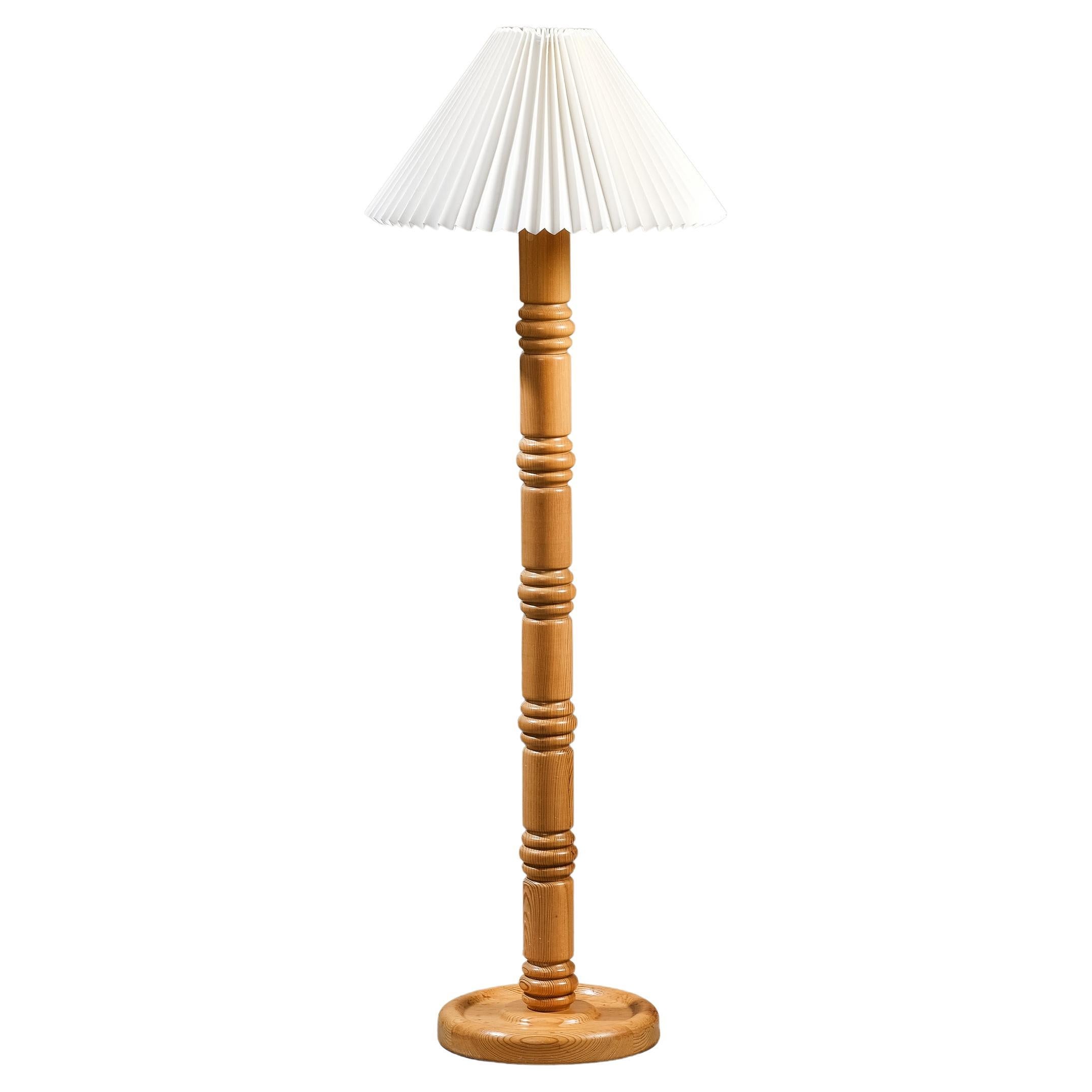 Swedish Modern Floor Lamp in Carved Solid Pine Wood, 1970s