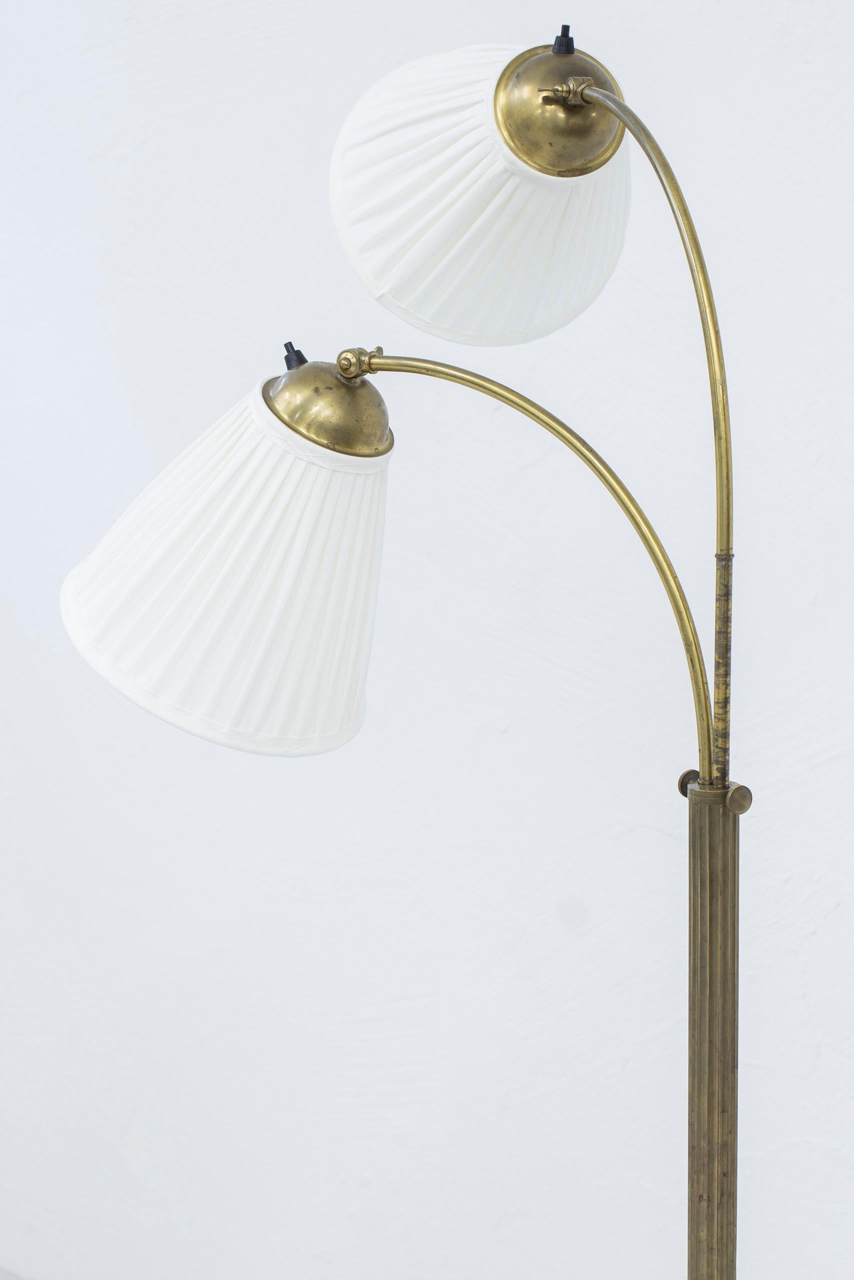 Swedish Modern Floor lamp with marble and brass, 1940s For Sale 4