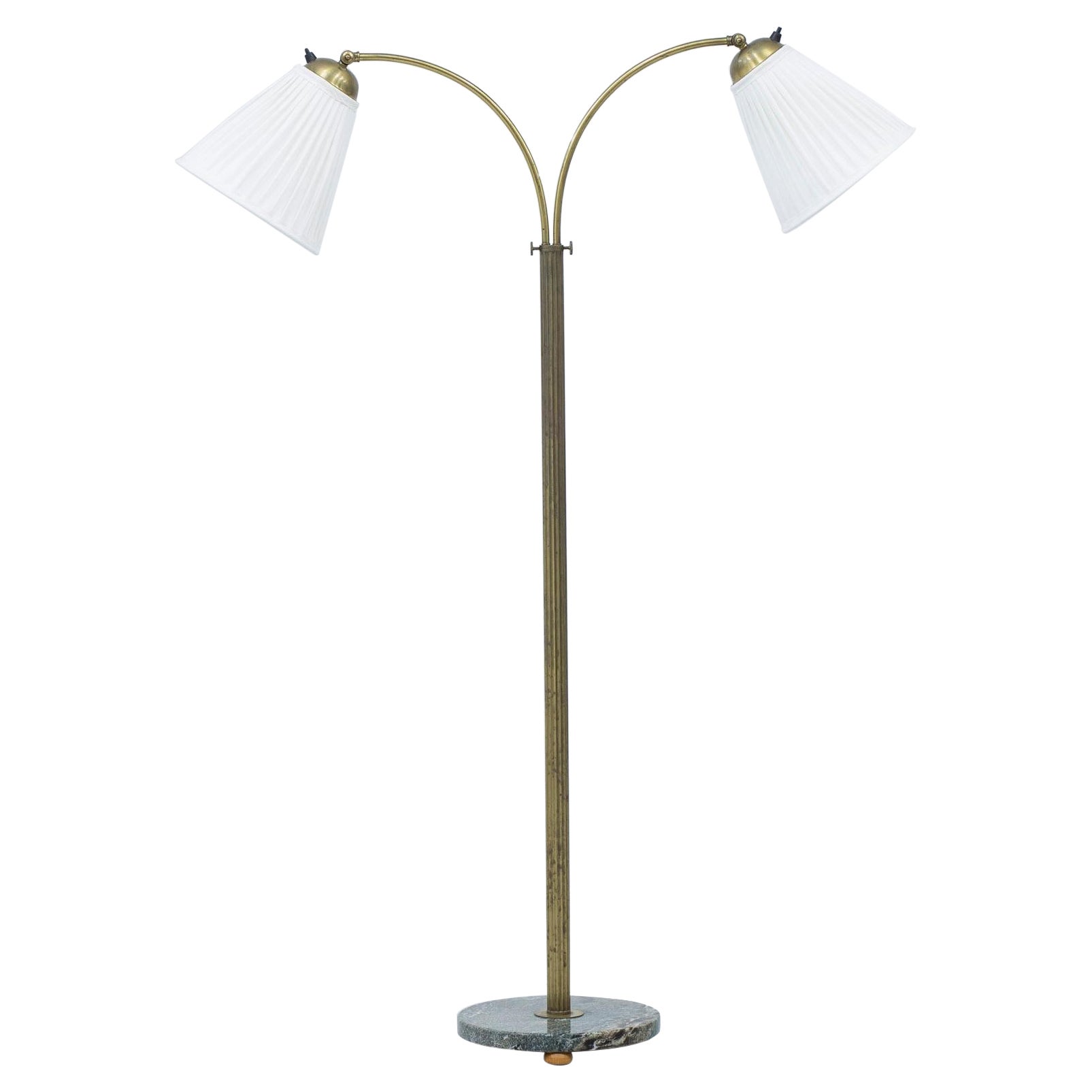 Lampada da terra moderna svedese con marmo e ottone, anni '40 in vendita