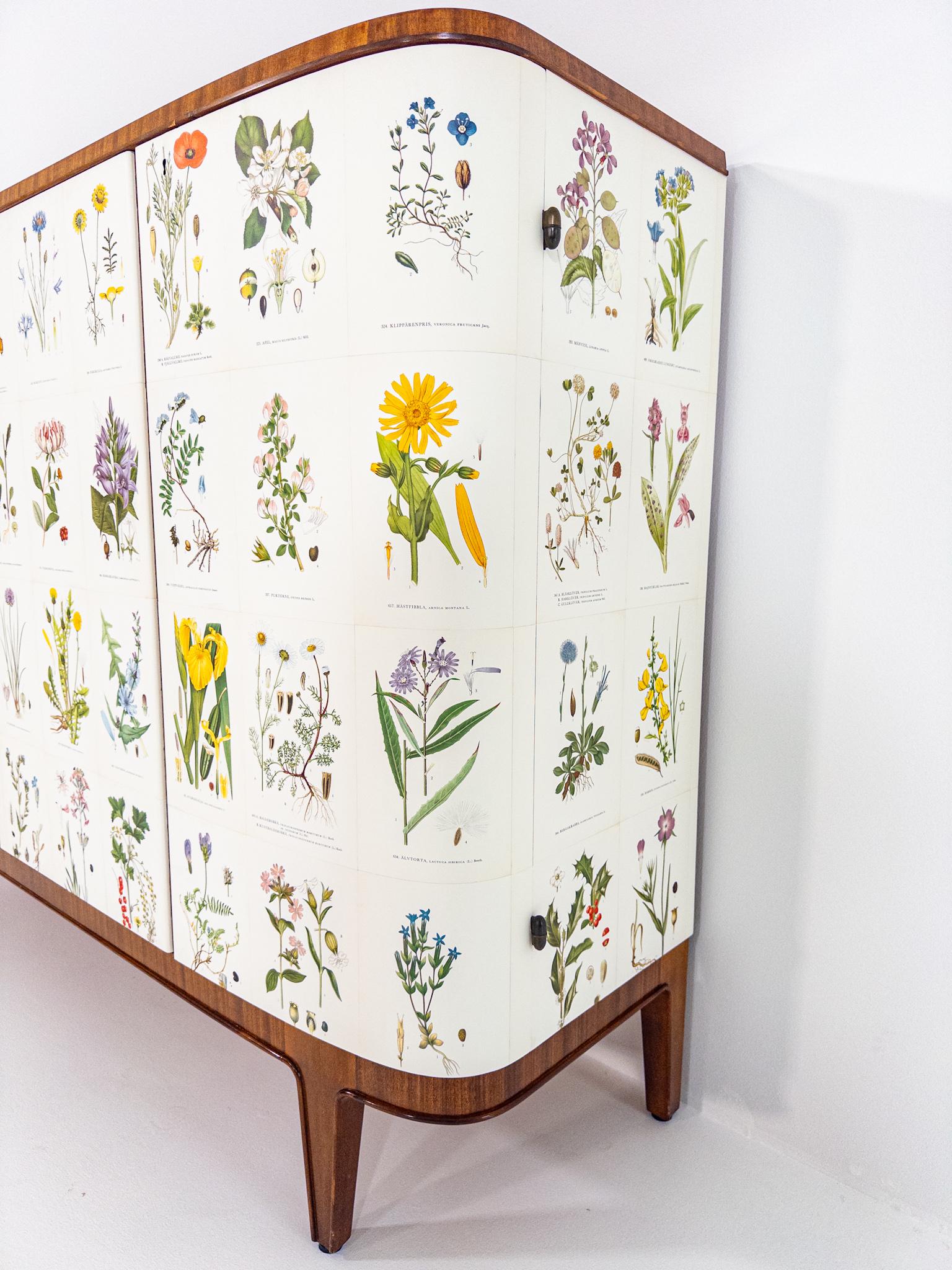Swedish Modern “Flora” Sideboard, 1940s In Good Condition For Sale In Staffanstorp, SE