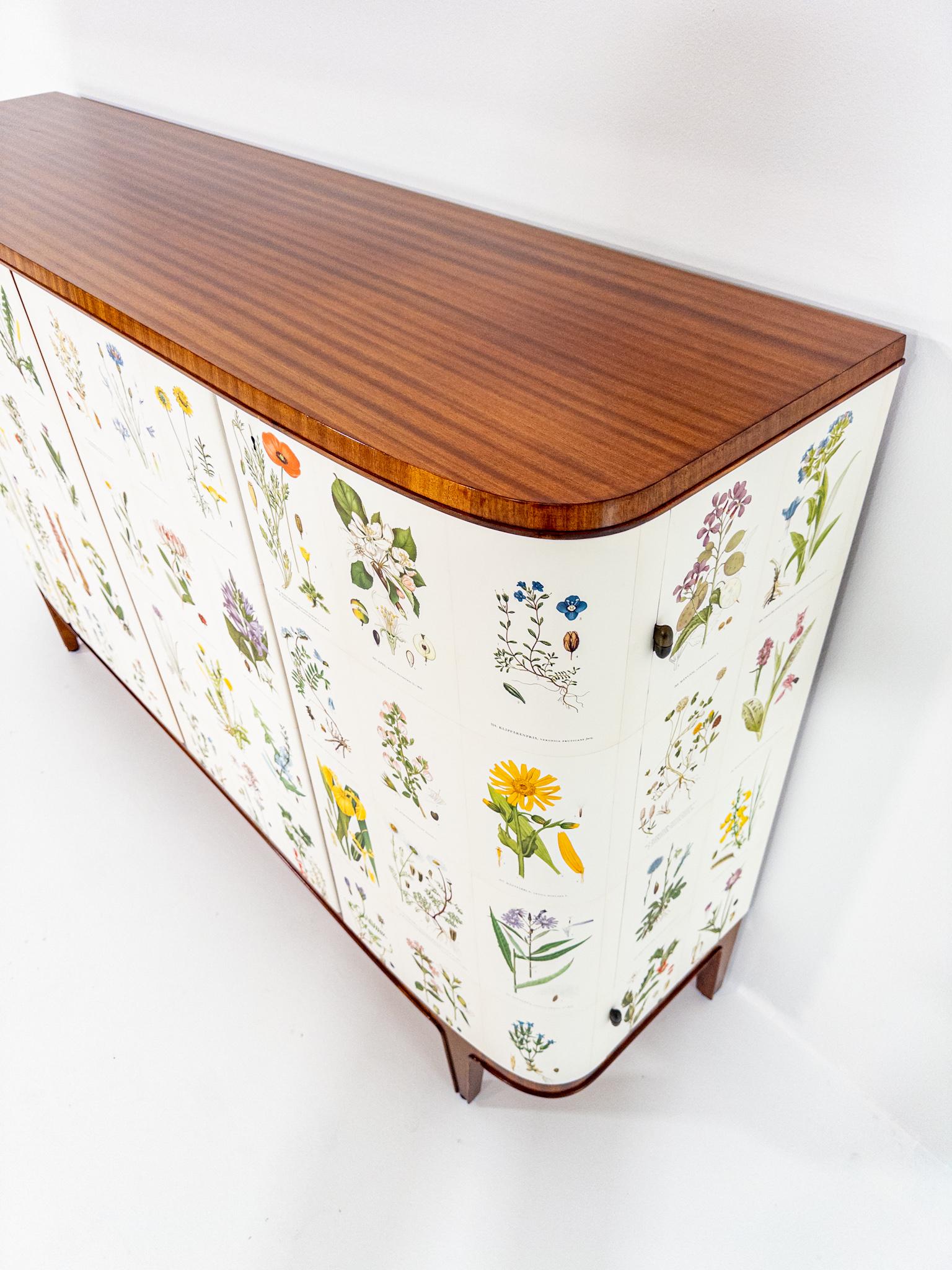 Swedish Modern “Flora” Sideboard, 1940s For Sale 3