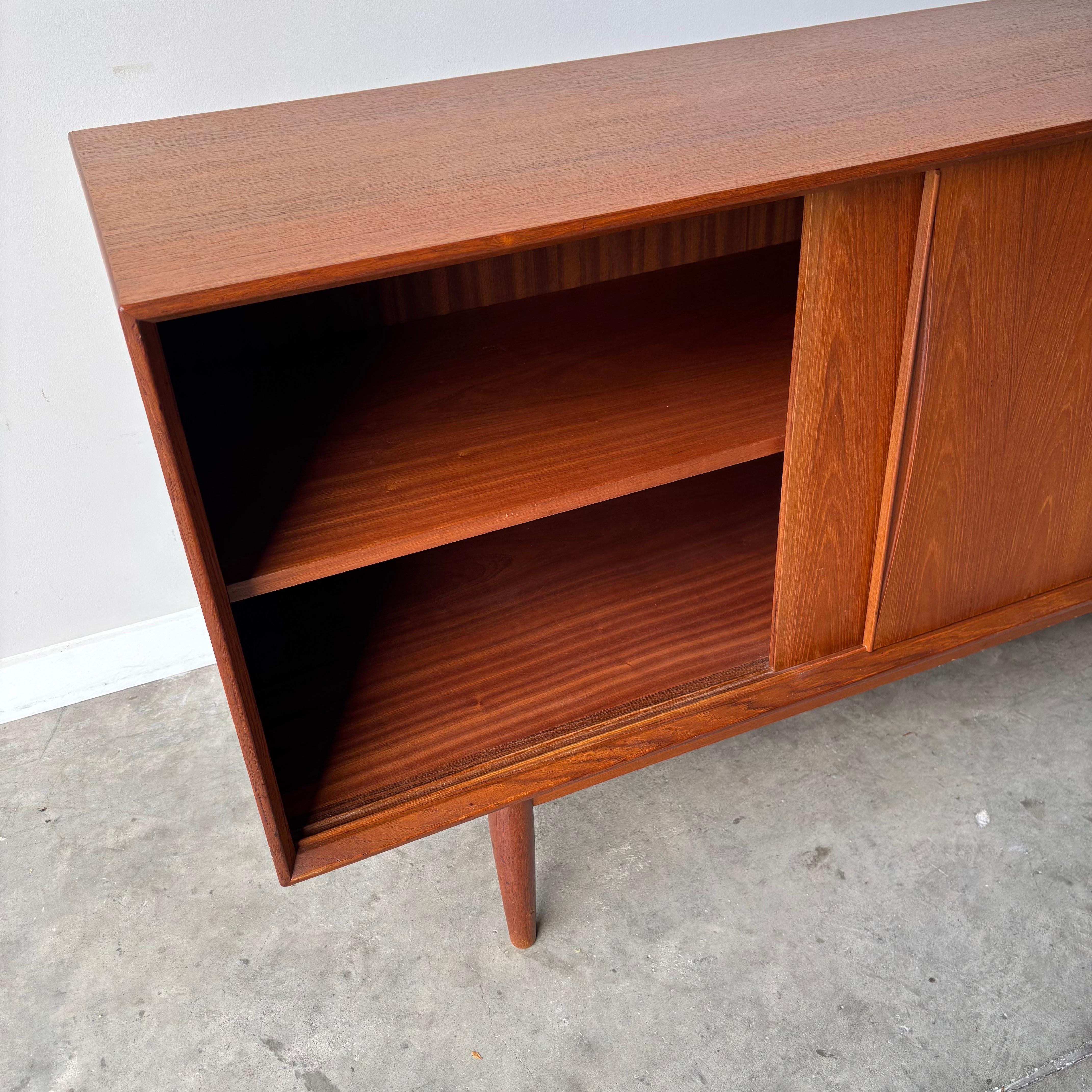 Swedish Modern Fredrik Kayser Teak Credenza,  1960s im Angebot 2