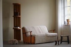 Divano/letto svedese moderno a due posti in pino e lana d'agnello, anni '50
