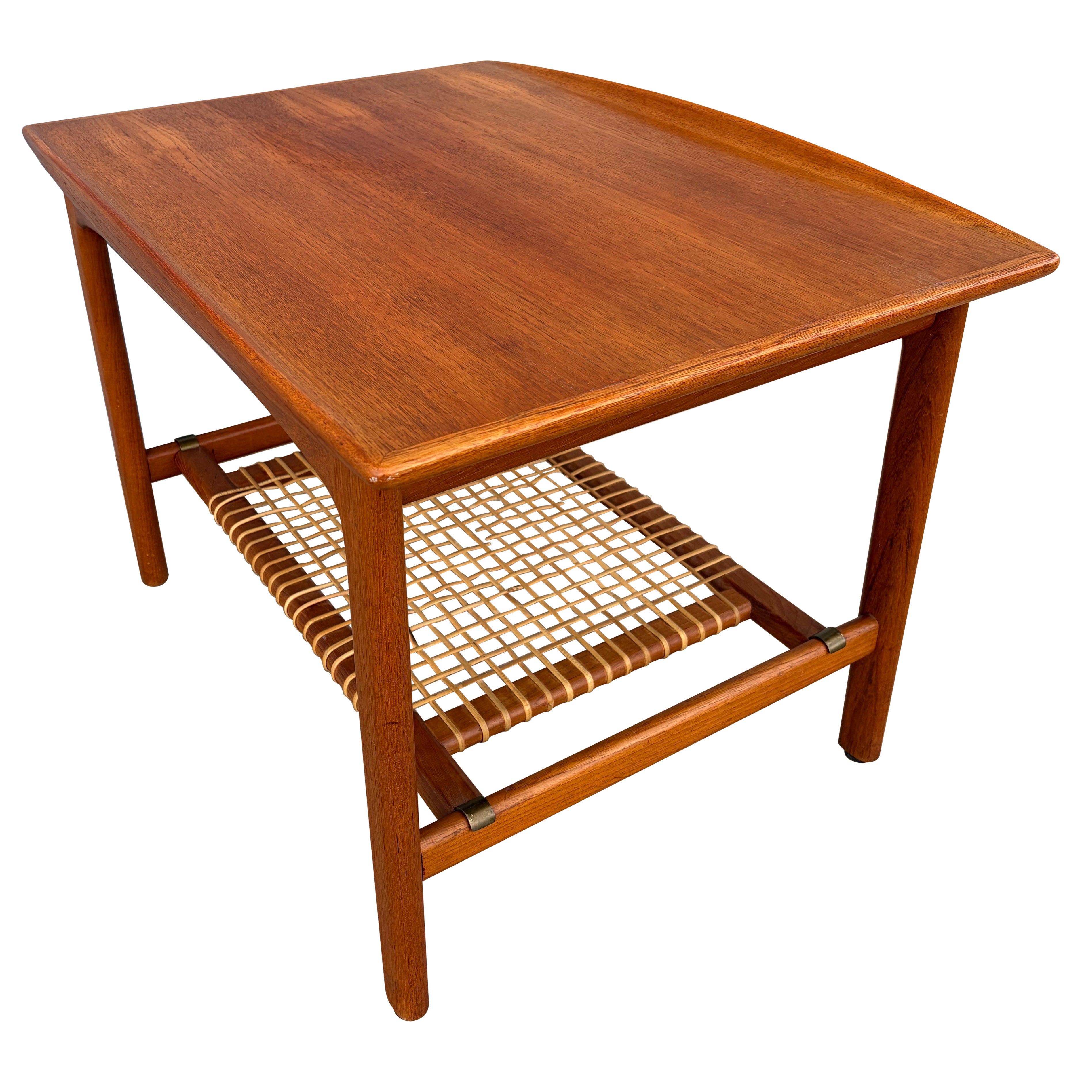 Table d'appoint moderne suédoise "Frisco" en teck par Folke Ohlsson pour Tingströms en vente