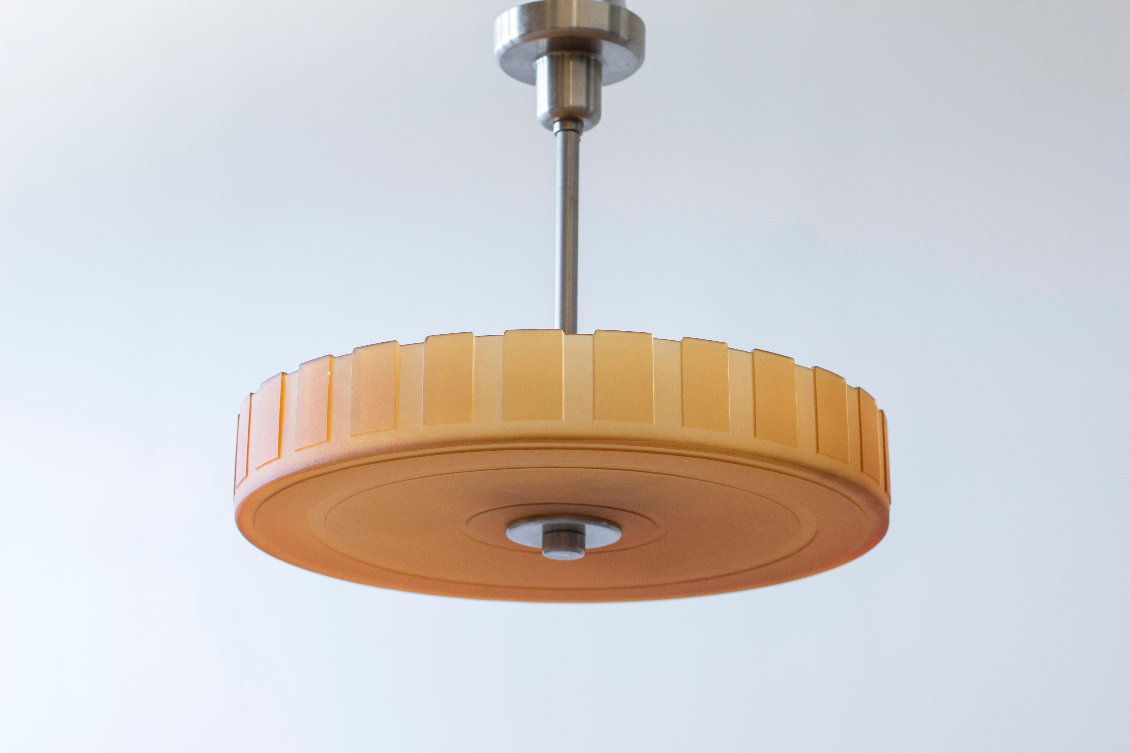 Colgante de techo geométrico sueco moderno de cristal ámbar, años 30 Latón en venta