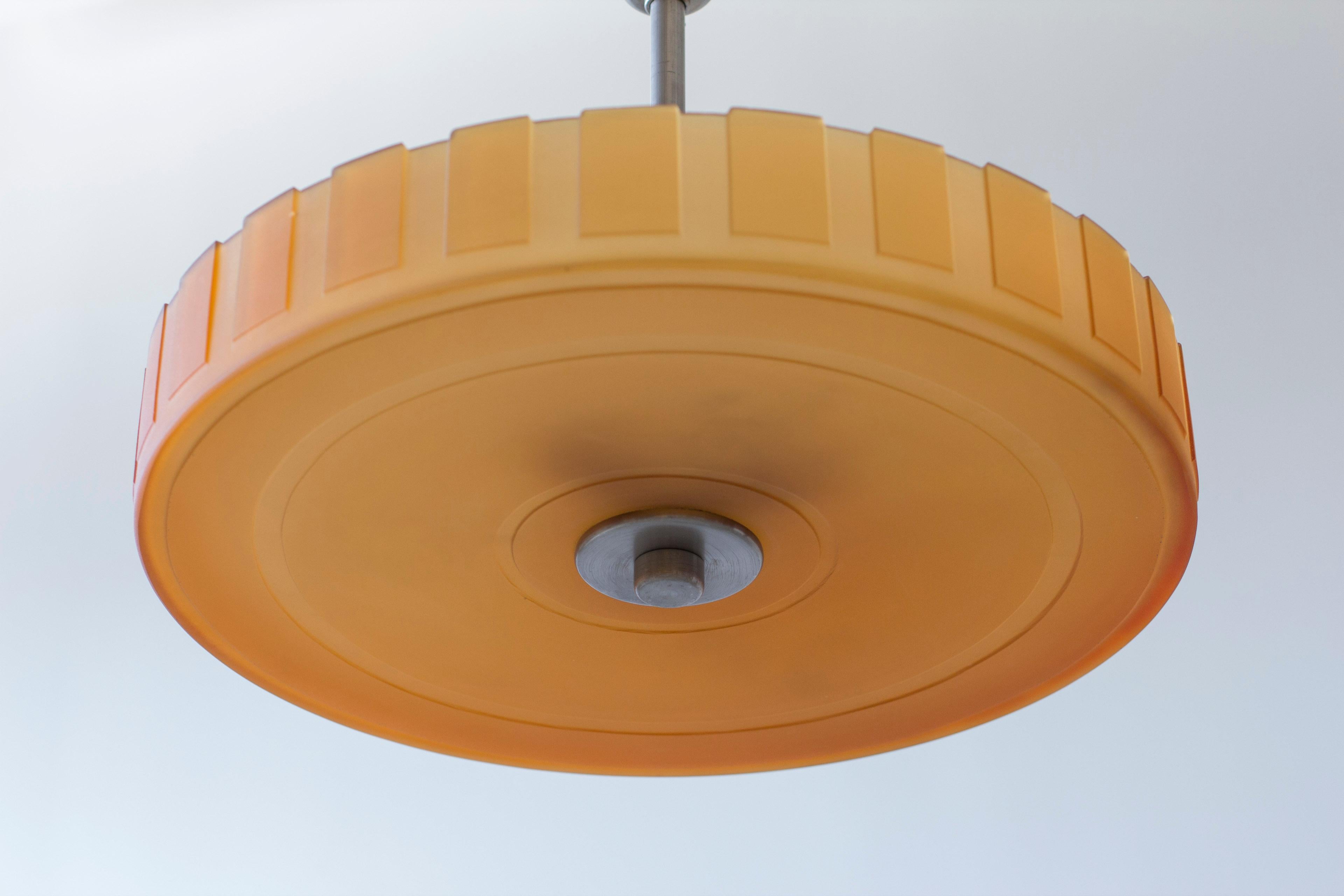 Colgante de techo geométrico sueco moderno de cristal ámbar, años 30 en venta 1