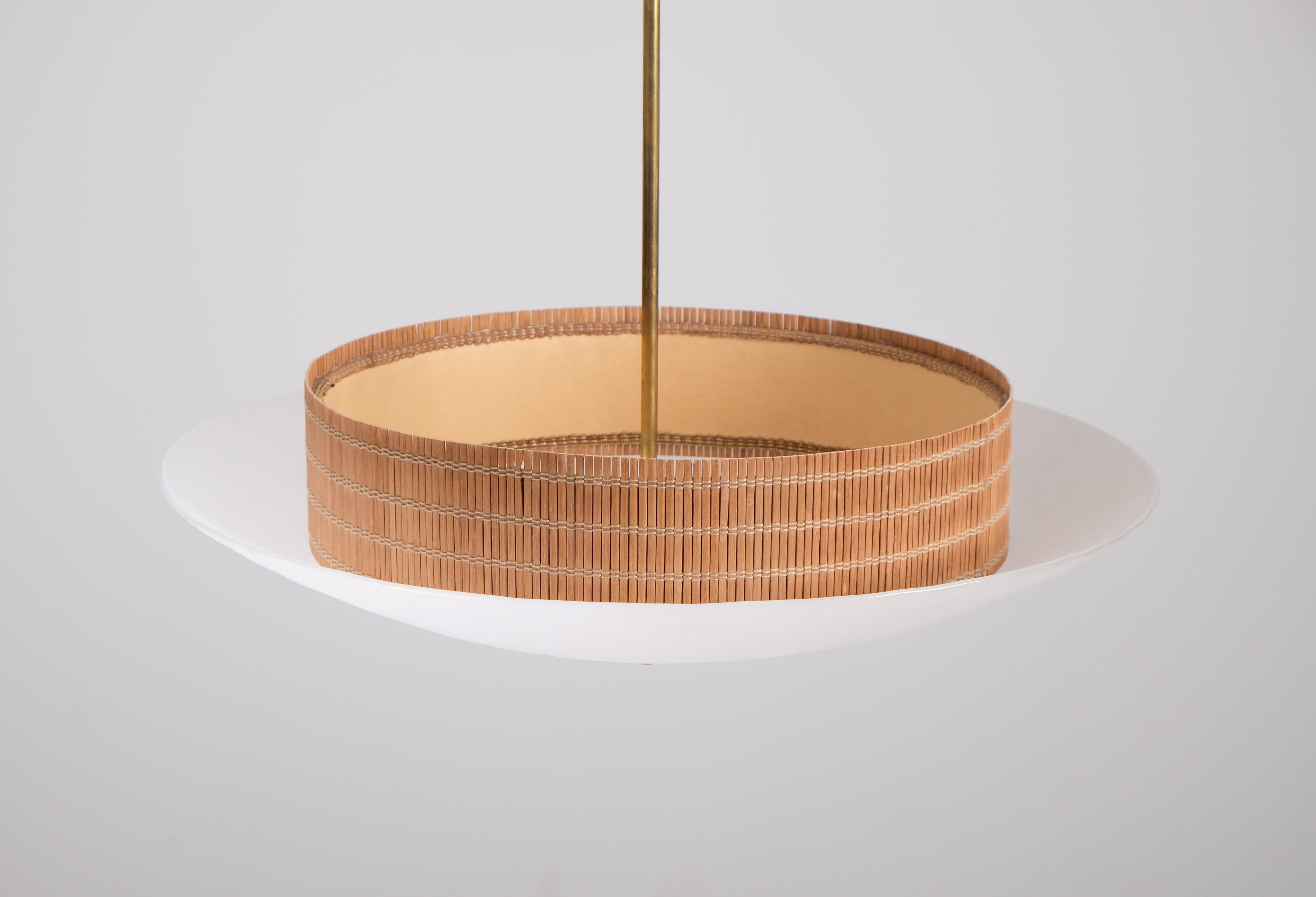Scandinave moderne Plafonnier en verre The Modernity, Suède, années 1950 en vente
