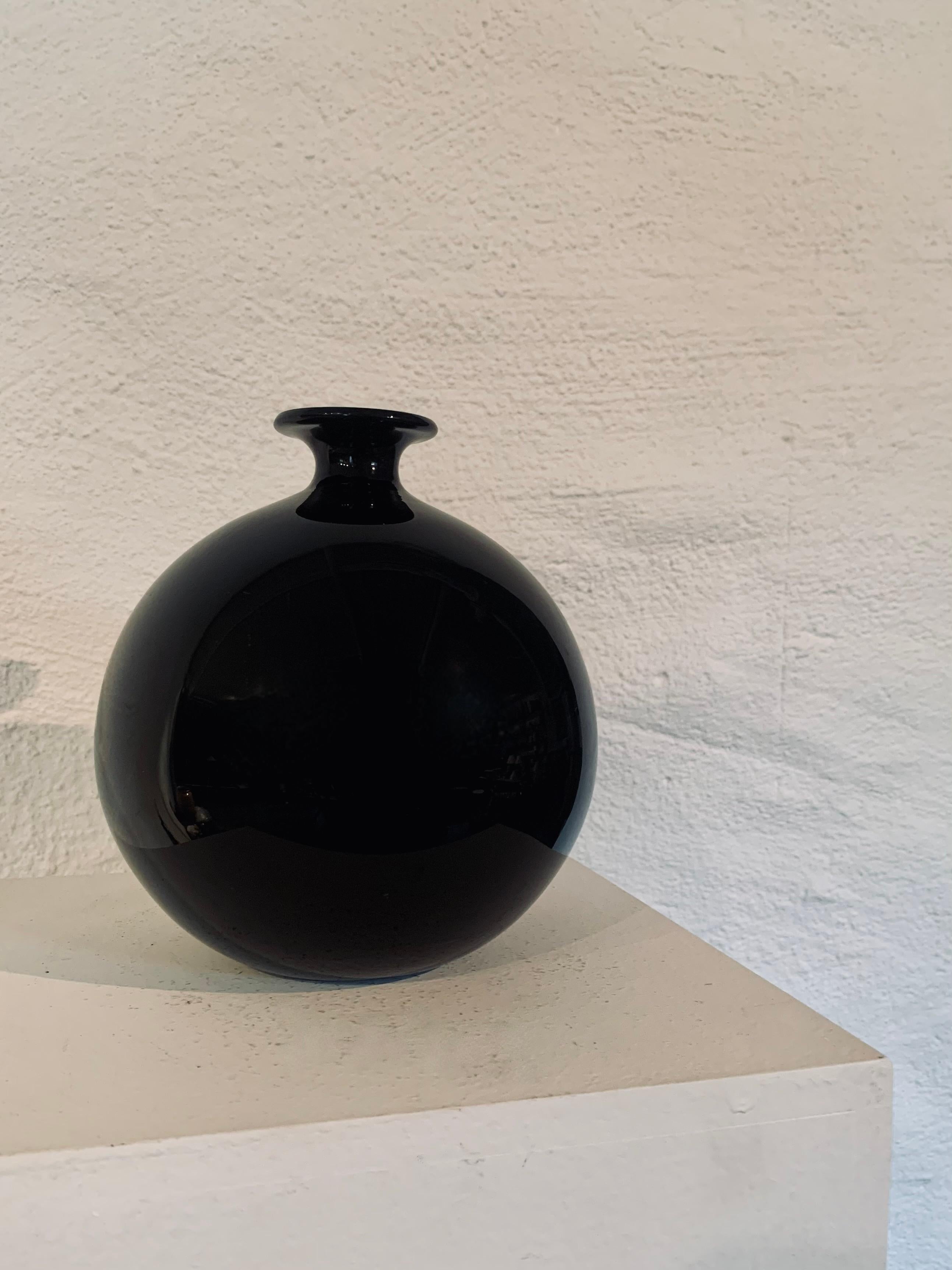 Swedish Modern Glass Flowerball Vase, Harald Notini, Pukeberg, Böhlmarks, 1930s 1