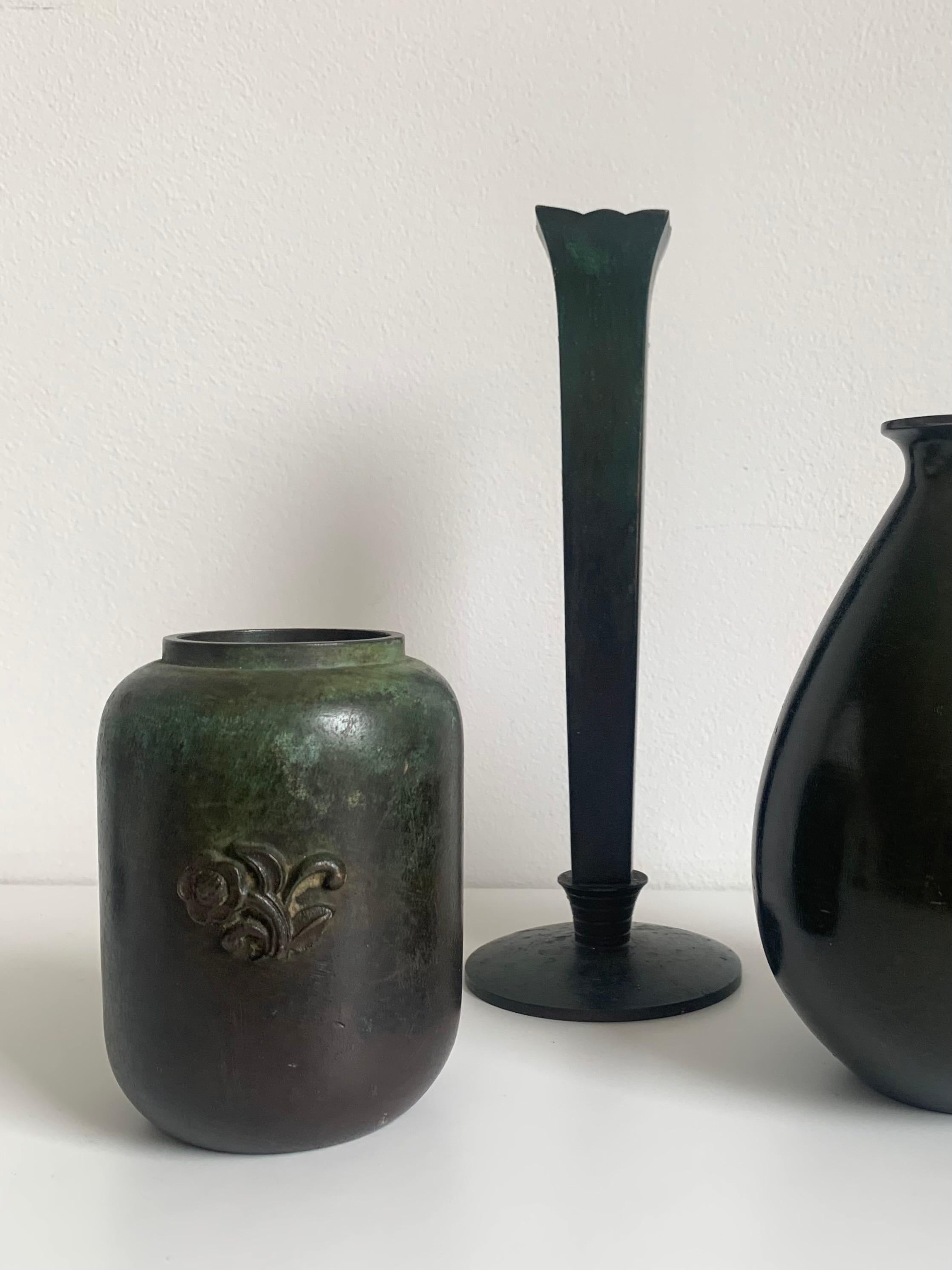 Swedish Modern Green Patinated Cast Bronze Vase with Flower relief, GAB 1930s For Sale 1