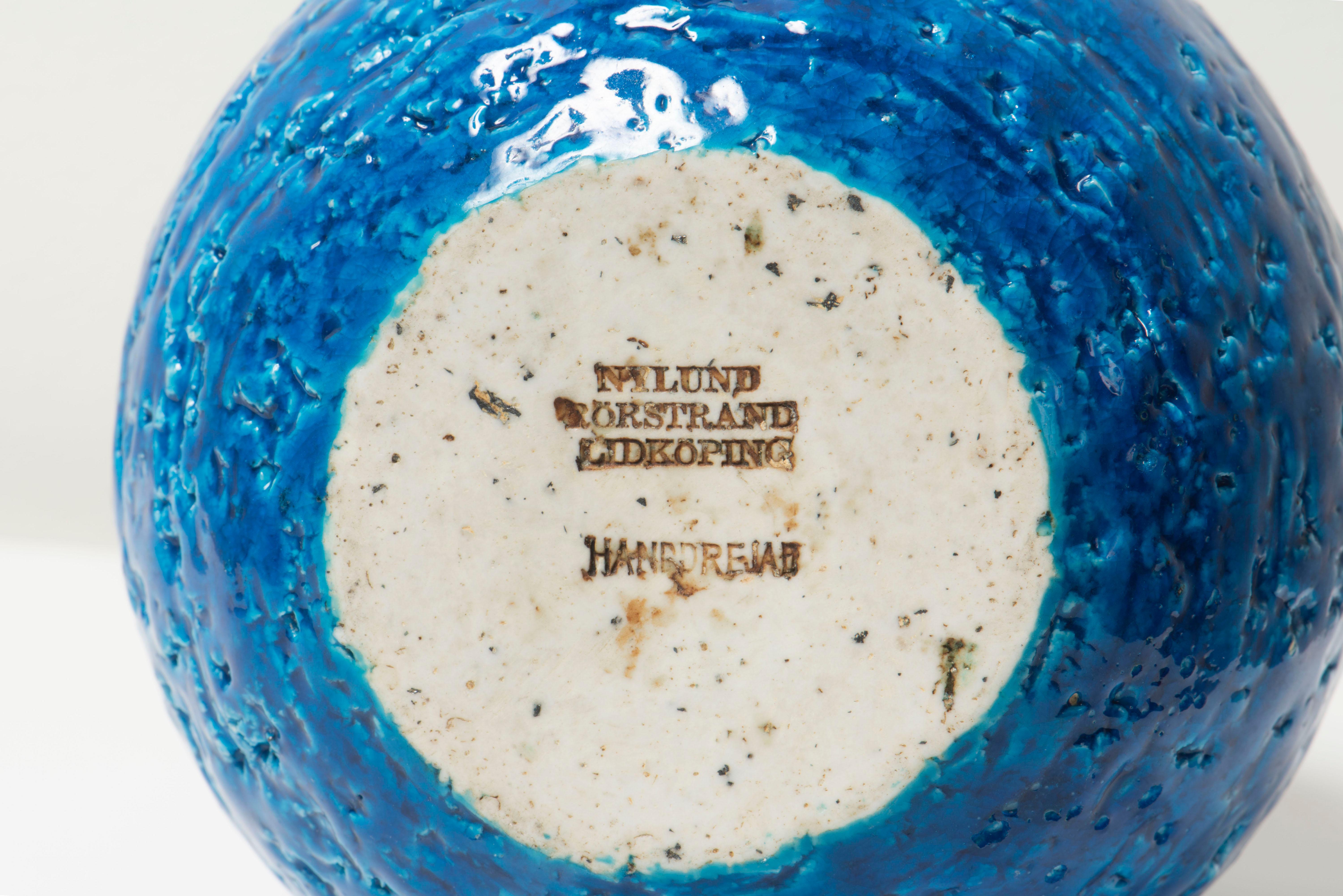 Schwedische Moderne, Gunnar Nylund für Rrstrand Keramik, Blaue Chamotte-Vase (Art déco) im Angebot