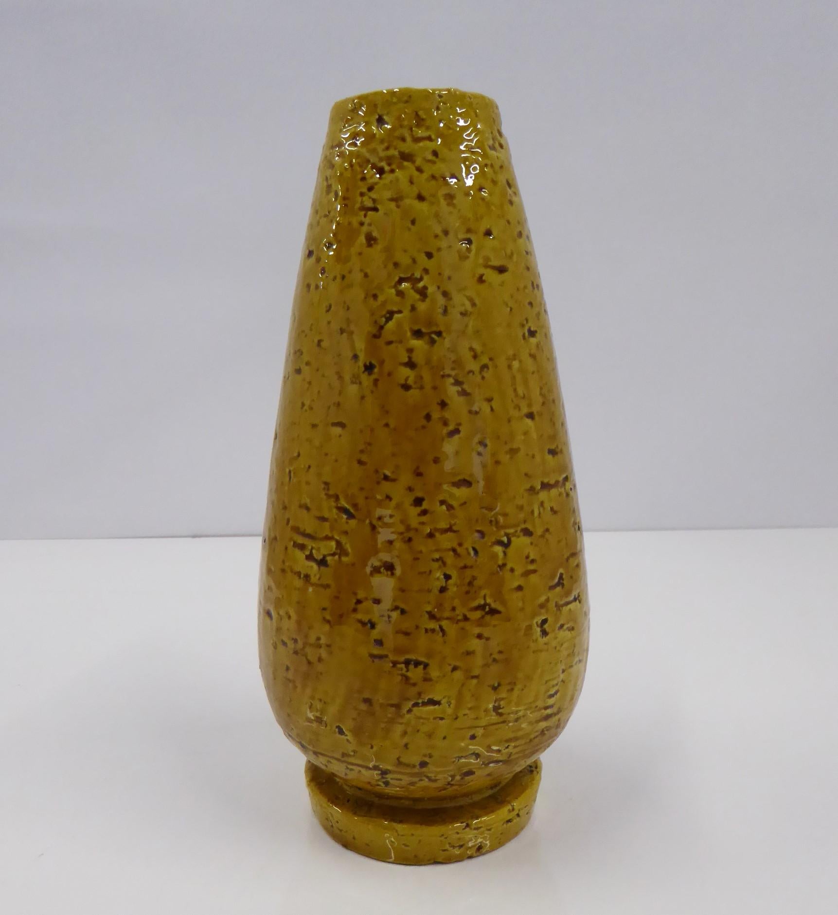 Schwedische Moderne, Gunnar Nylund für Rörstrand Keramik, Senfgelbe Schamotten-Vase (Skandinavische Moderne) im Angebot