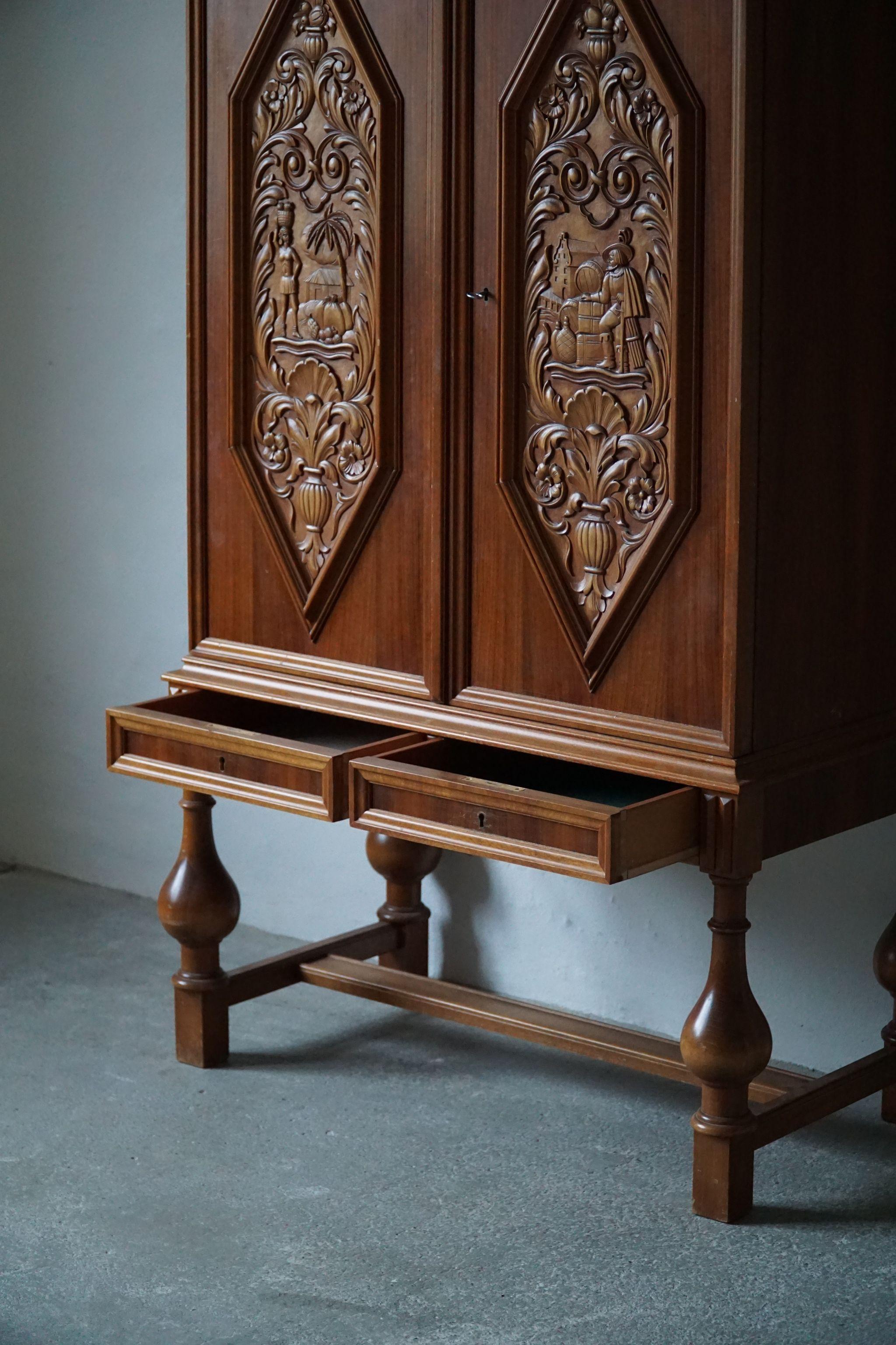 Mid-20th Century Swedish Modern Hand-Carved Cabinet by Eugen Höglund for Vetlanda, 1940s