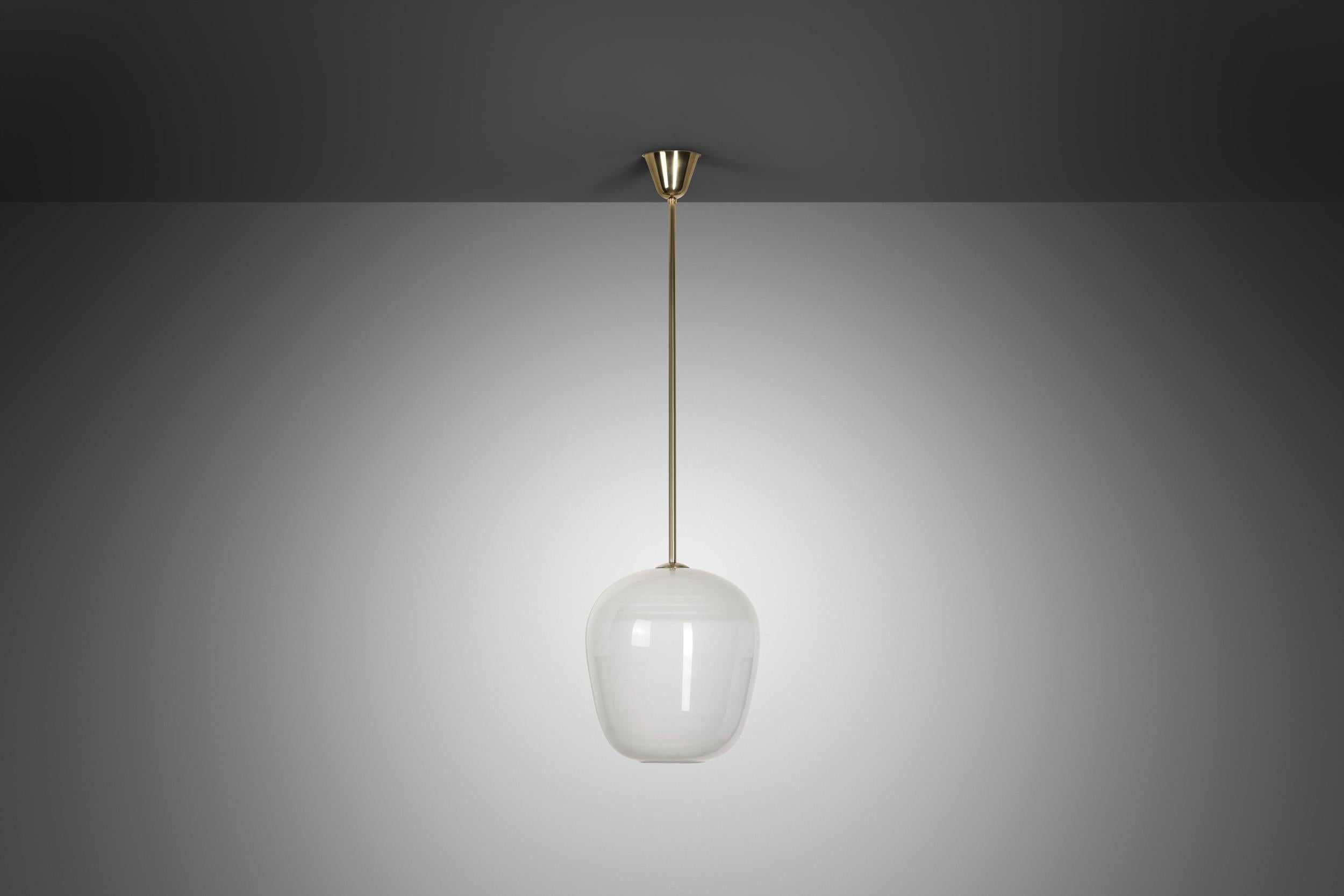 Lampada a sospensione moderna svedese di ASEA, Svezia anni '40 In condizioni buone in vendita a Utrecht, NL