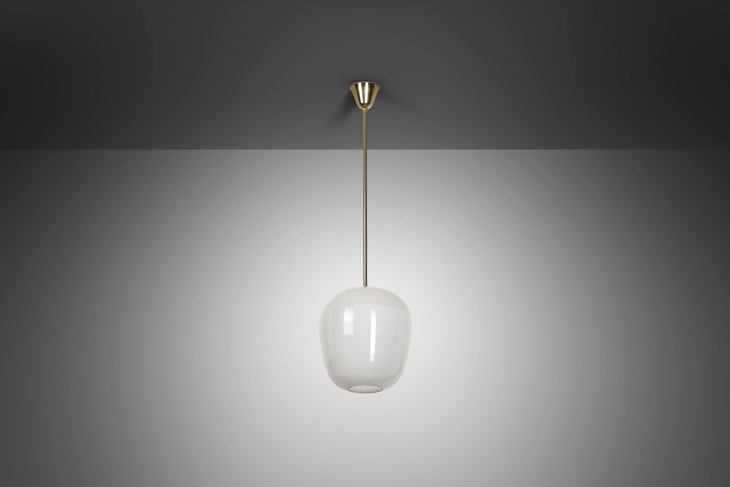 Ottone Lampada a sospensione moderna svedese di ASEA, Svezia anni '40 in vendita