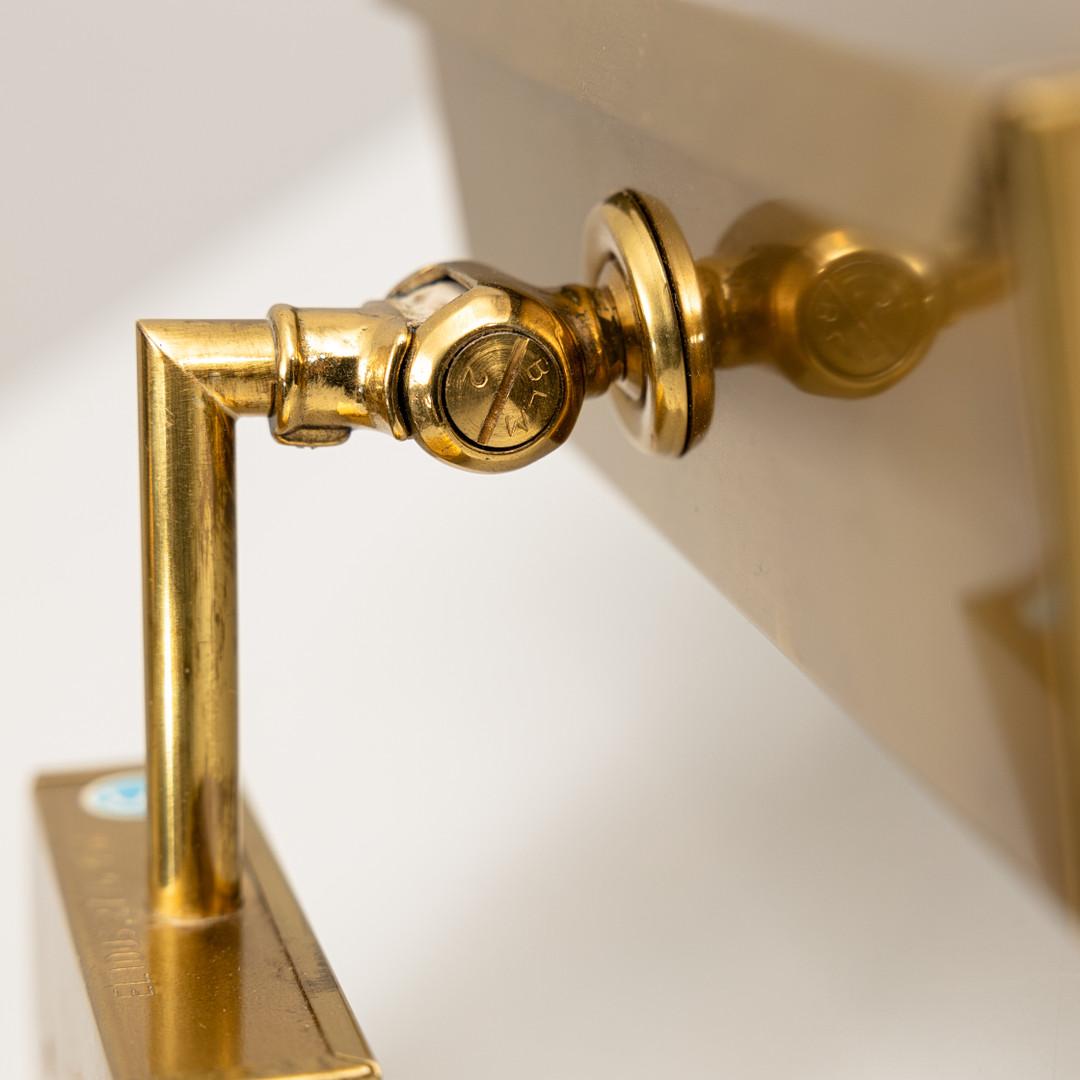 XX secolo Coppia di applique in ottone in stile moderno svedese Hans-Agne Jakobsson 