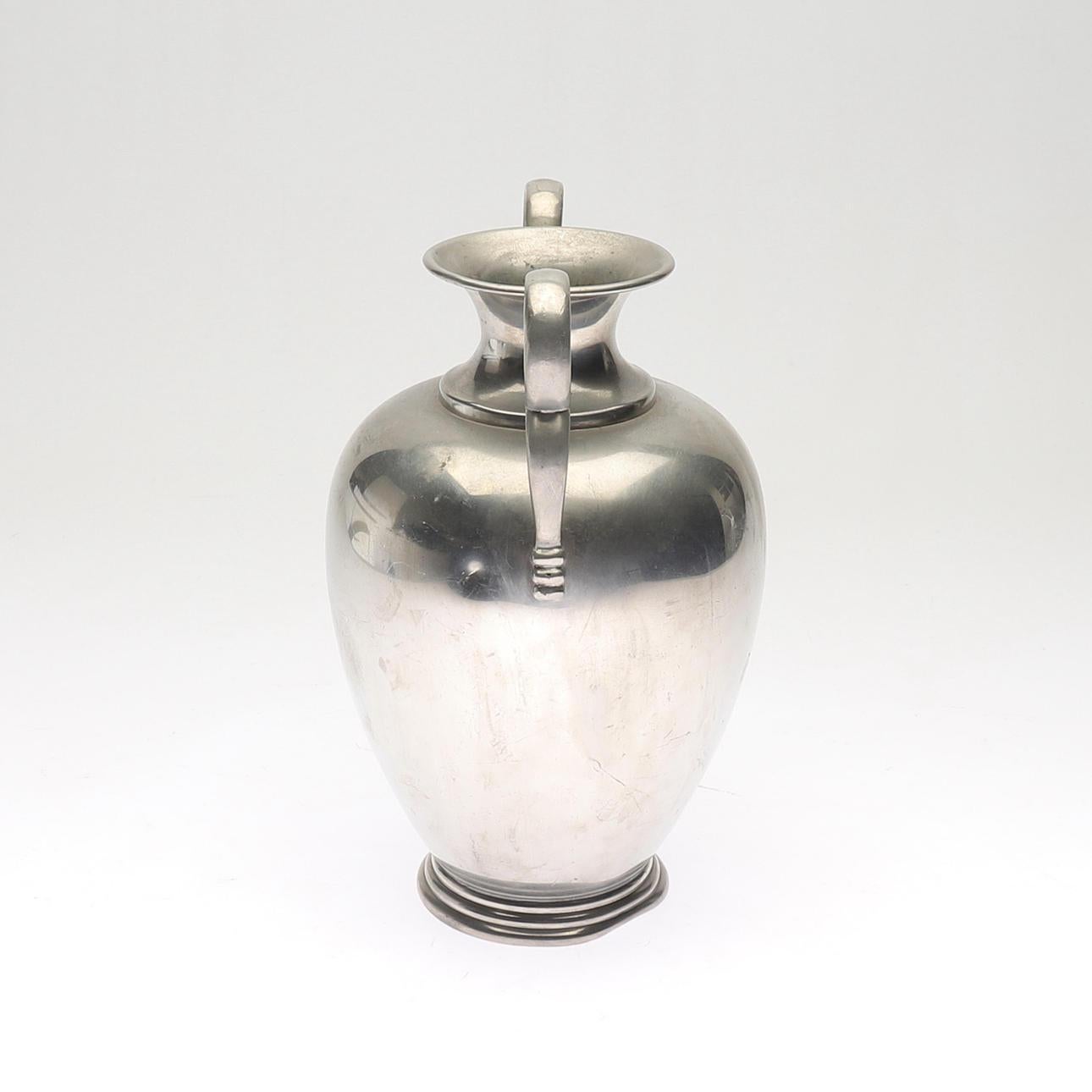 Moderno svedese - Grande vaso in peltro - Ernst Svedbom, Svenskt Tenn 1960 In condizioni buone in vendita a Stockholm, SE