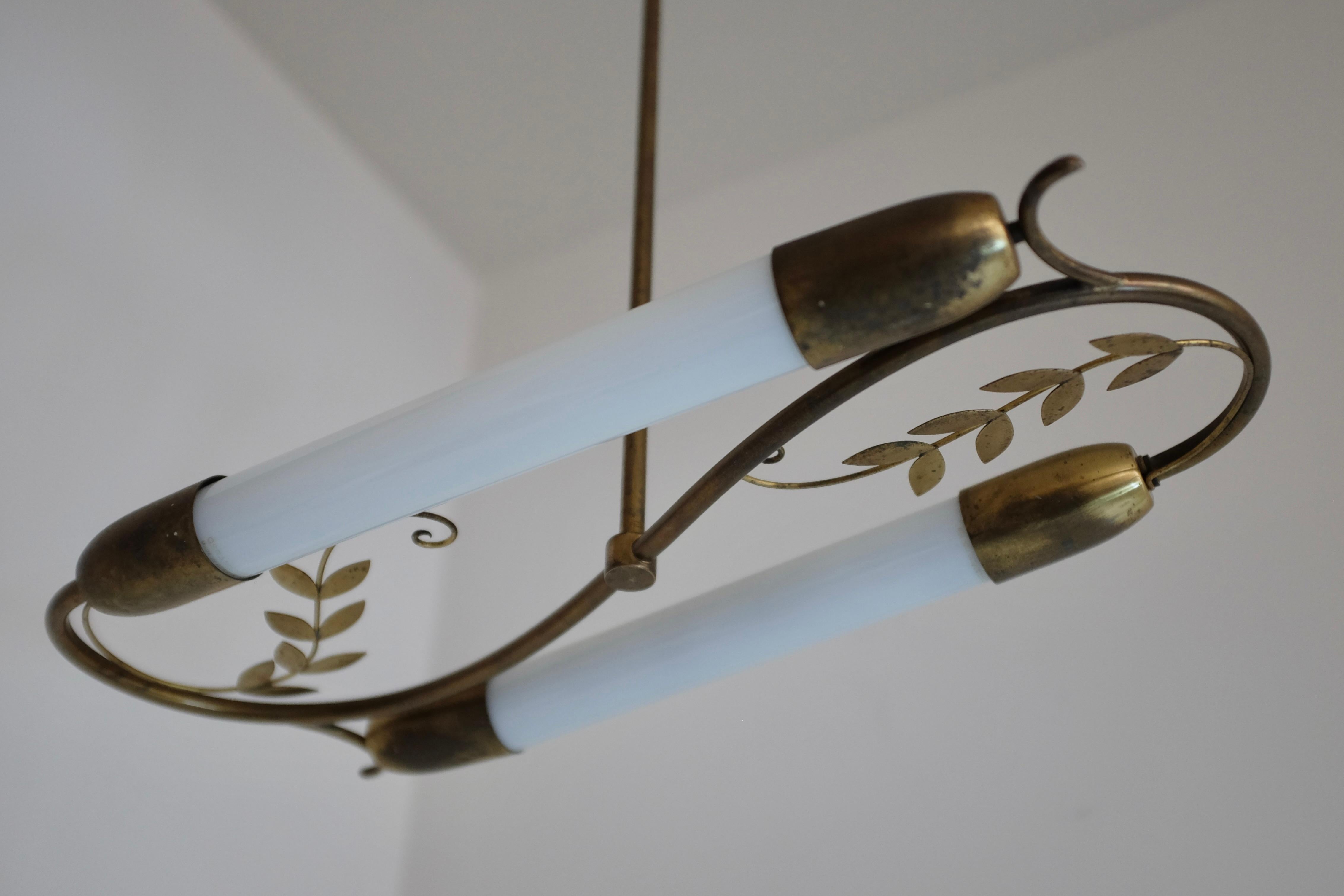 Suédois Pendentif décoratif suédois en forme de feuille The Moderns Modernity en vente