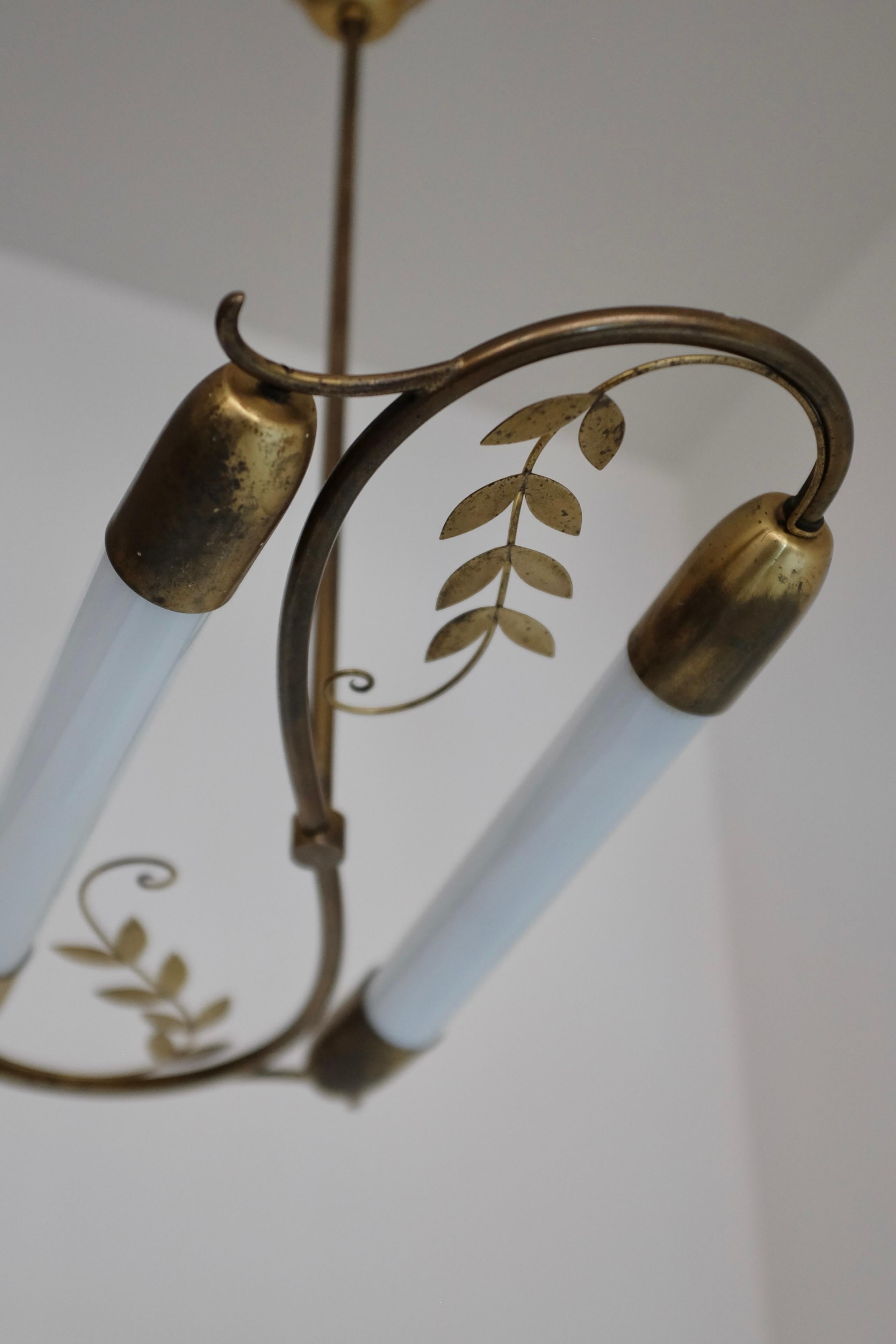 Pendentif décoratif suédois en forme de feuille The Moderns Modernity Bon état - En vente à New York, NY