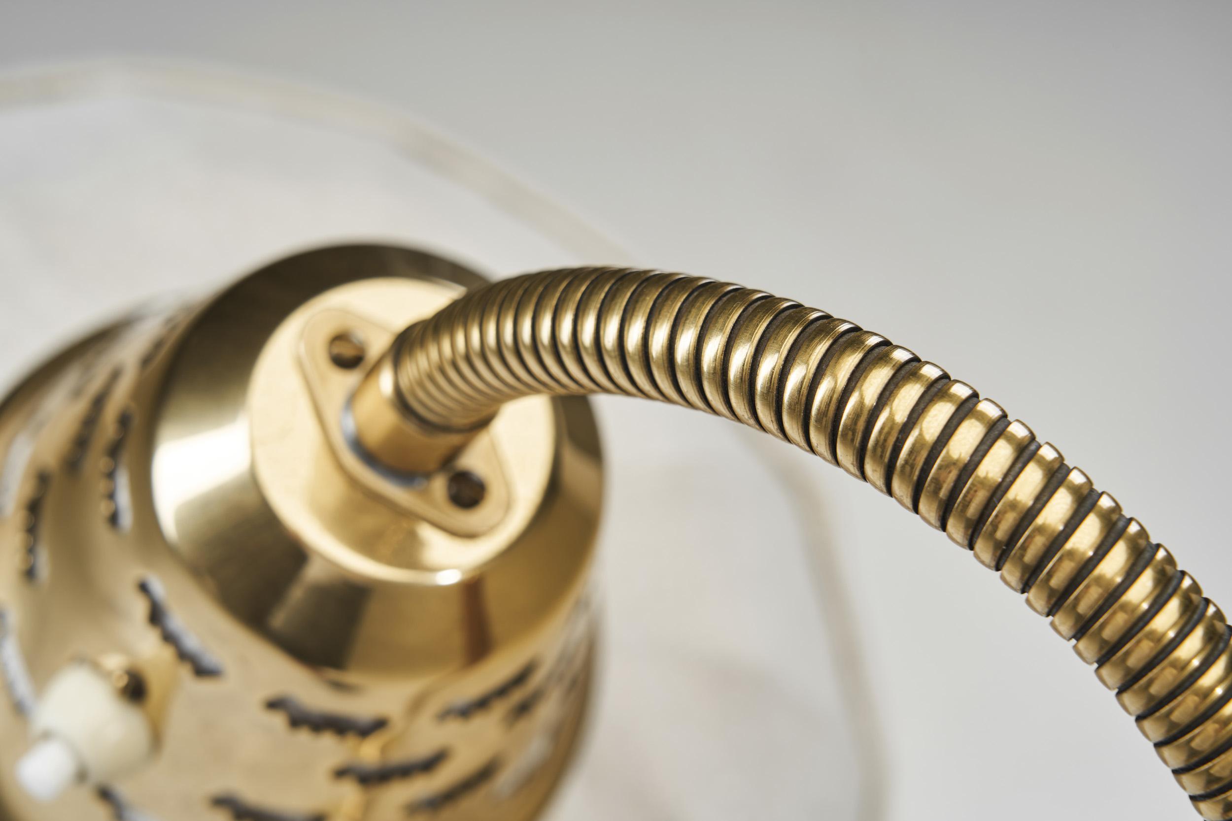 Schwedische moderne Stehlampe aus Leder und Messing von ASEA, Schweden 1950er Jahre im Angebot 6