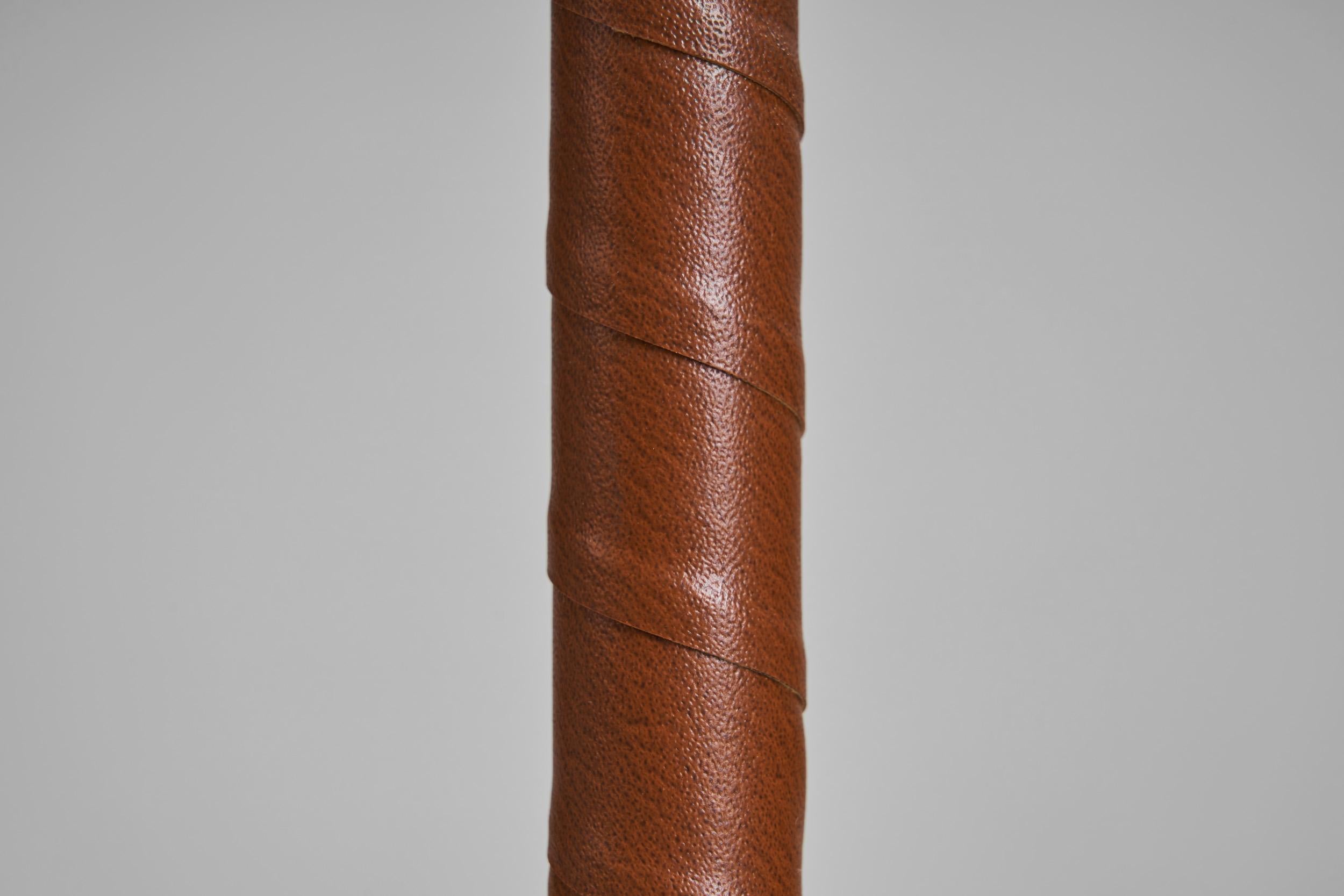 Schwedische moderne Stehlampe aus Leder und Messing von ASEA, Schweden 1950er Jahre im Angebot 12