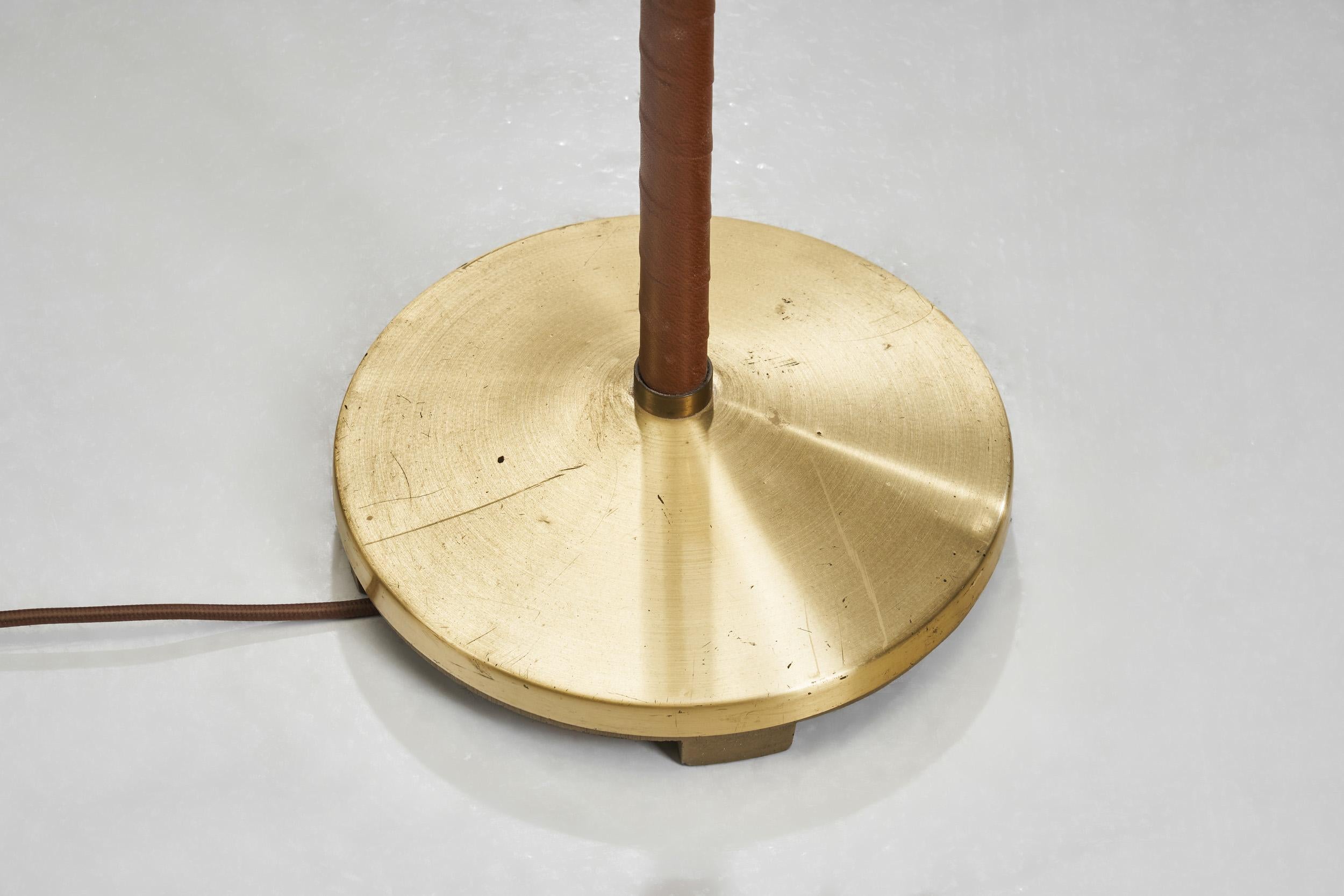 Schwedische moderne Stehlampe aus Leder und Messing von ASEA, Schweden 1950er Jahre im Angebot 13