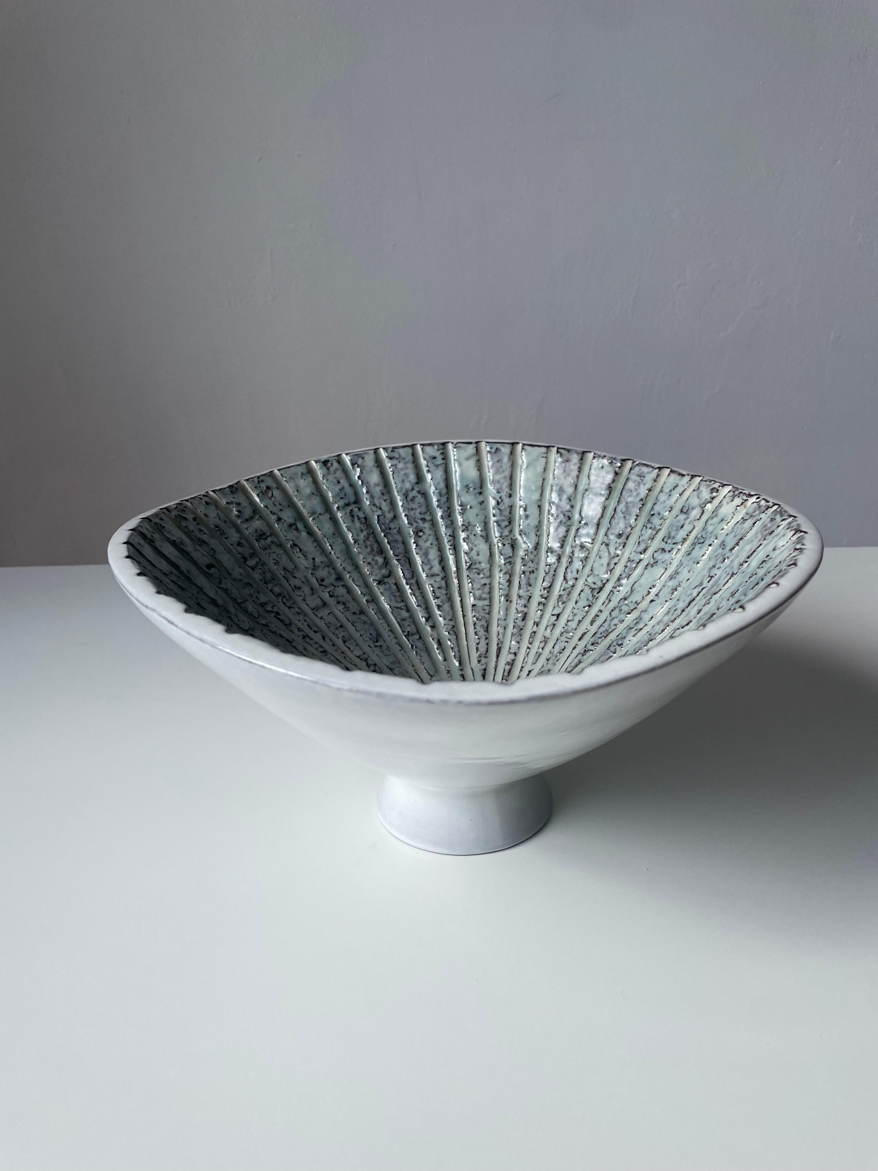 Scandinavian Modern Upsala Ekeby Modern 1960s Sculptural Centerpiece Bowl For Sale