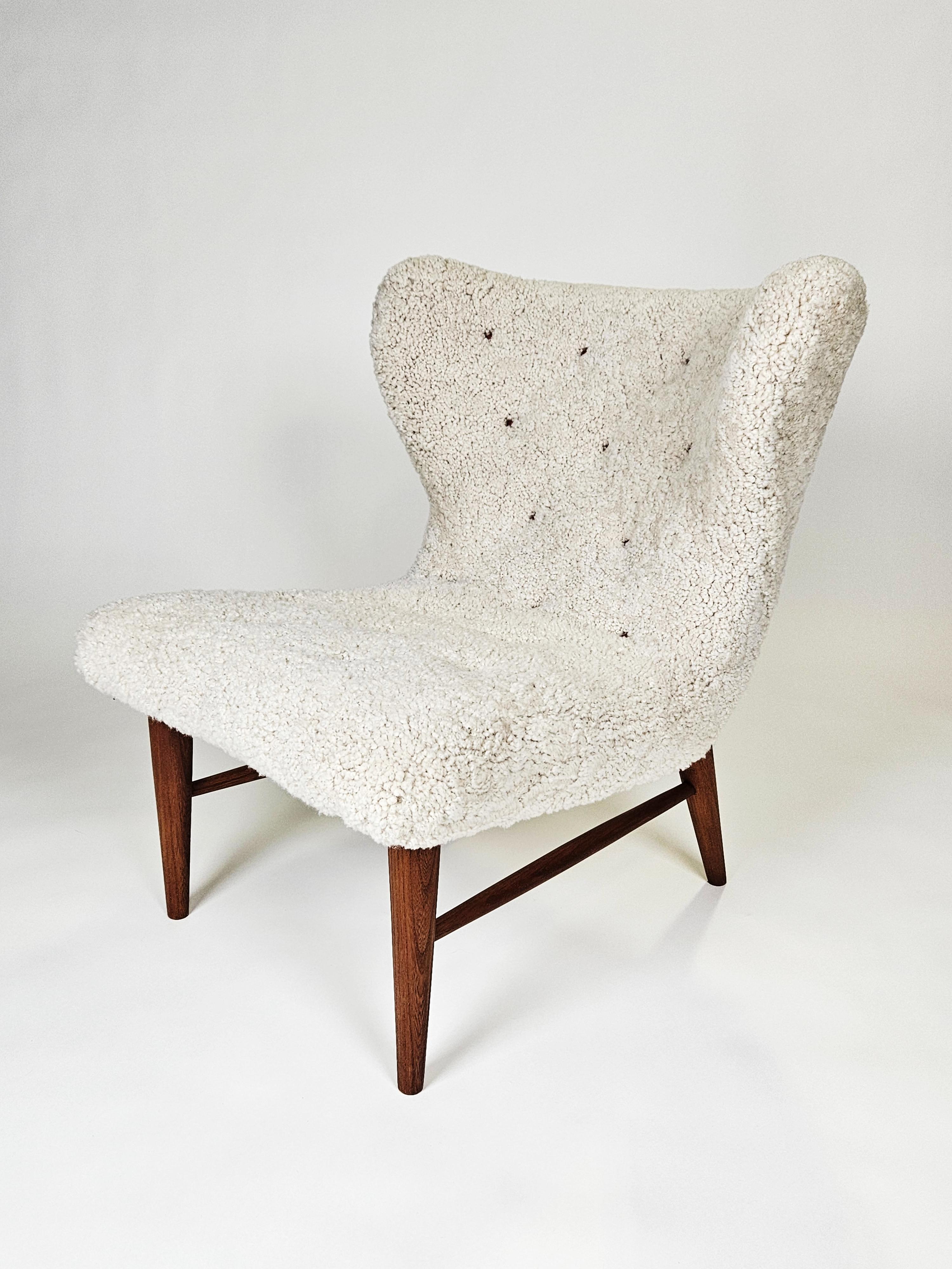 Scandinavian Modern Swedish Modern lounge chair by Erik Karlén for Firma Rumsinteriör, Sweden, 1940s For Sale