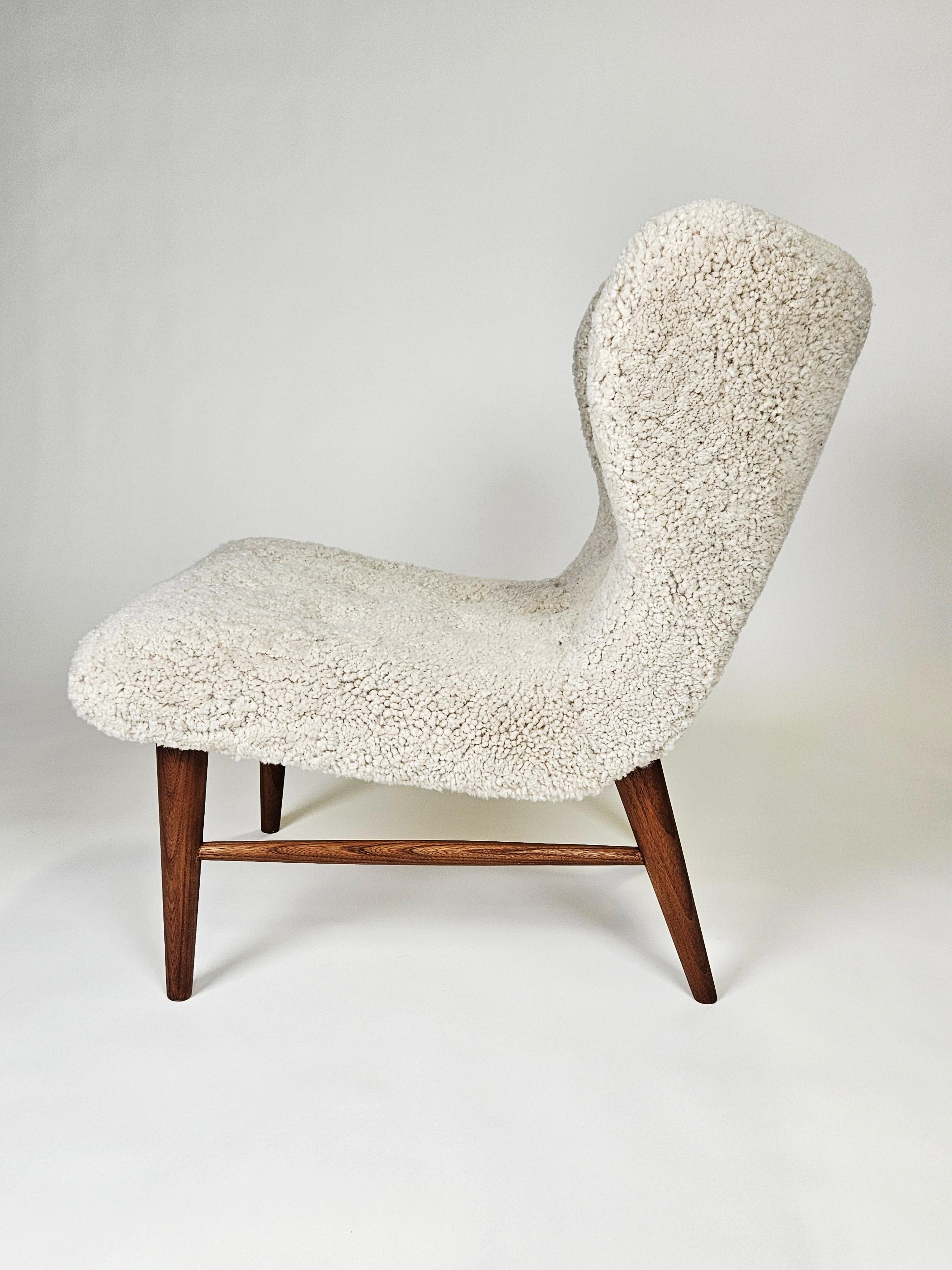 20th Century Swedish Modern lounge chair by Erik Karlén for Firma Rumsinteriör, Sweden, 1940s For Sale