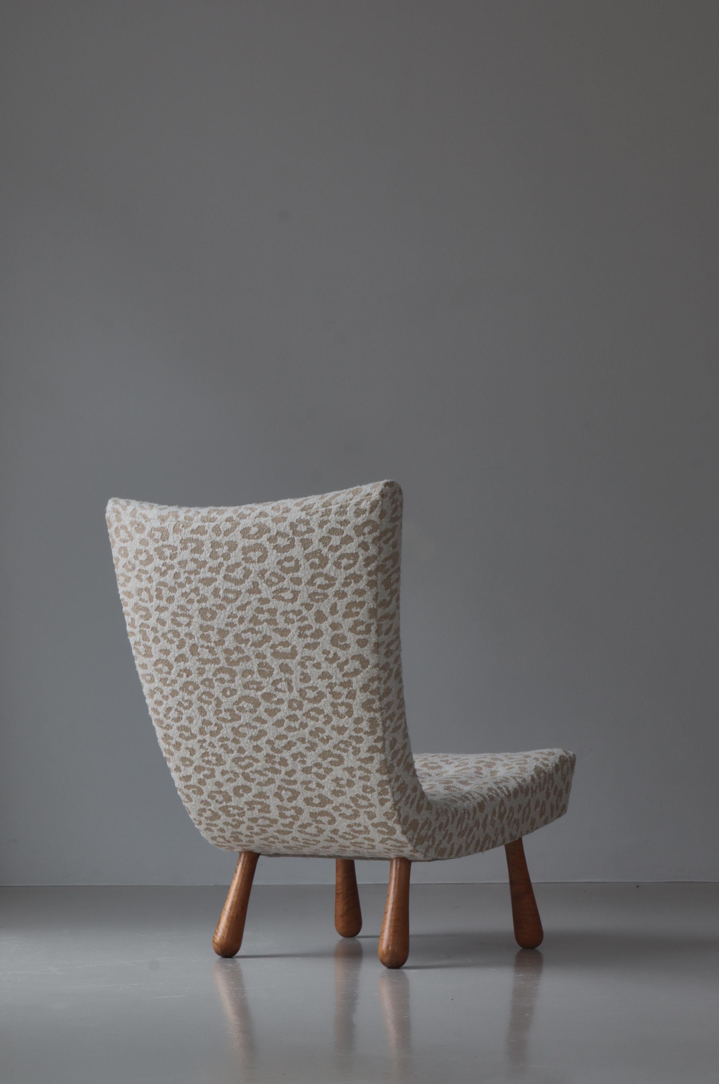Scandinavian Modern Swedish Modern Lounge Chair Clubbed Legs in Birchwood & 