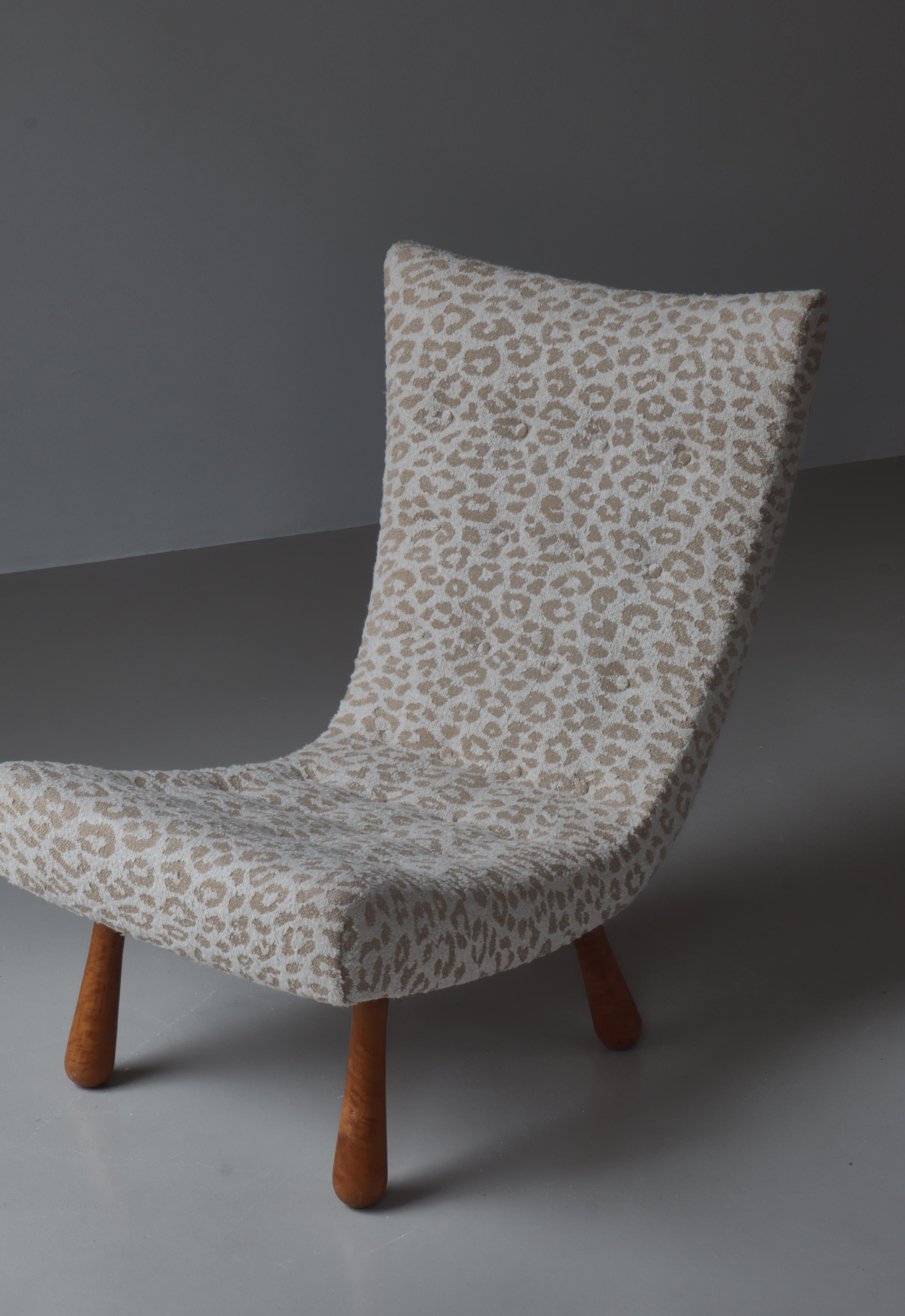 Swedish Modern Lounge Chair Clubbed Legs in Birchwood & 