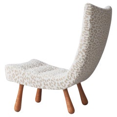 Swedish Modern Lounge Chair Clubbed Legs in Birchwood & "Tablu" Textile, 1940s