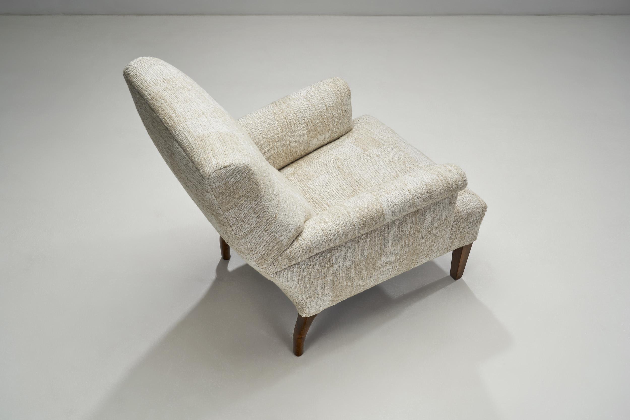 Swedish Modern Lounge Chair with Footstool, Sweden 1940s 4
