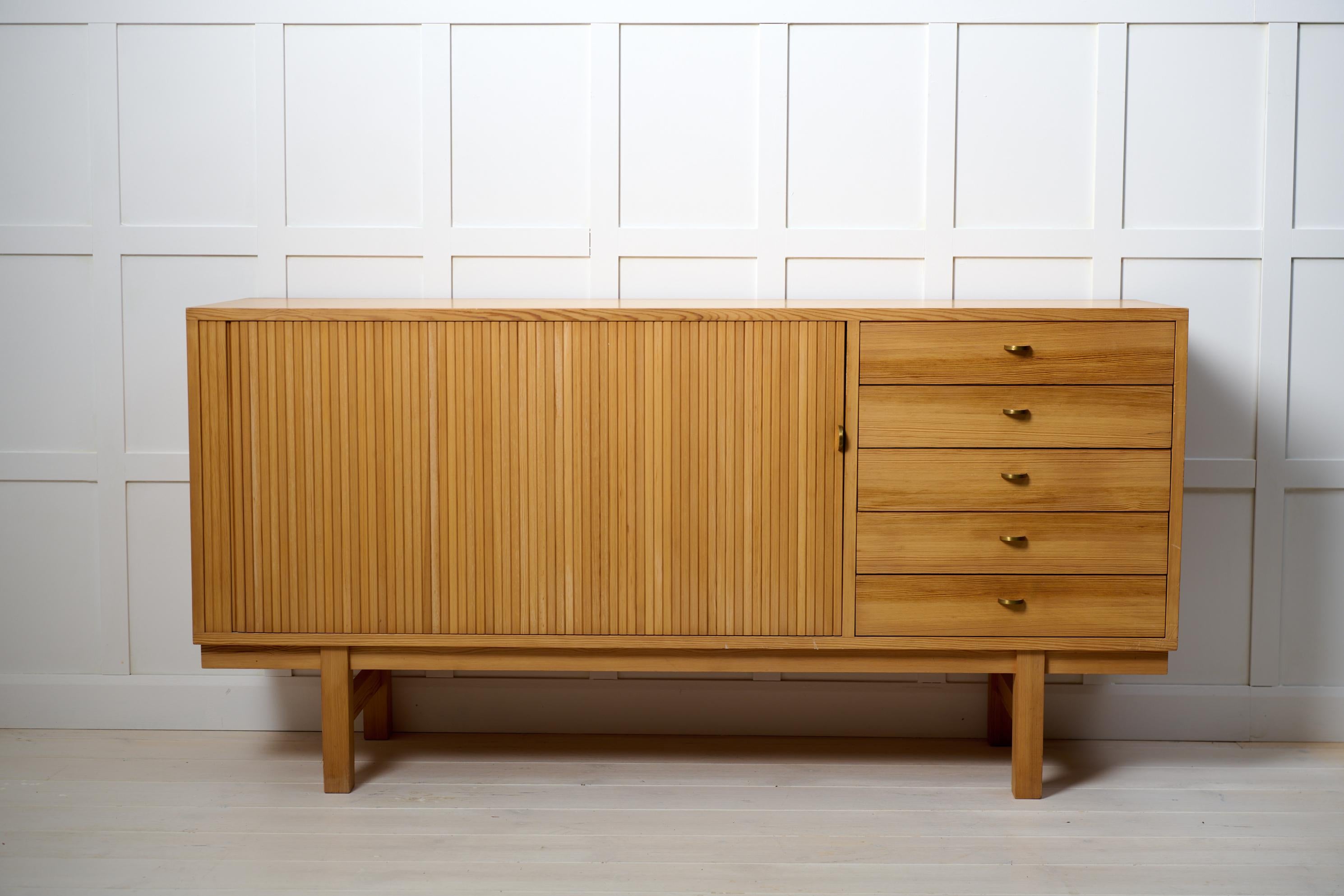 Swedish Modern Low Sideboard, Vintage Pine Scandinavian Design In Good Condition For Sale In Kramfors, SE